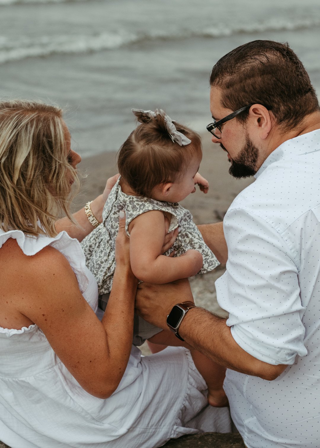 ashLEYstanLEYphotography_TheRomans_BeachFamilySession-30.jpg