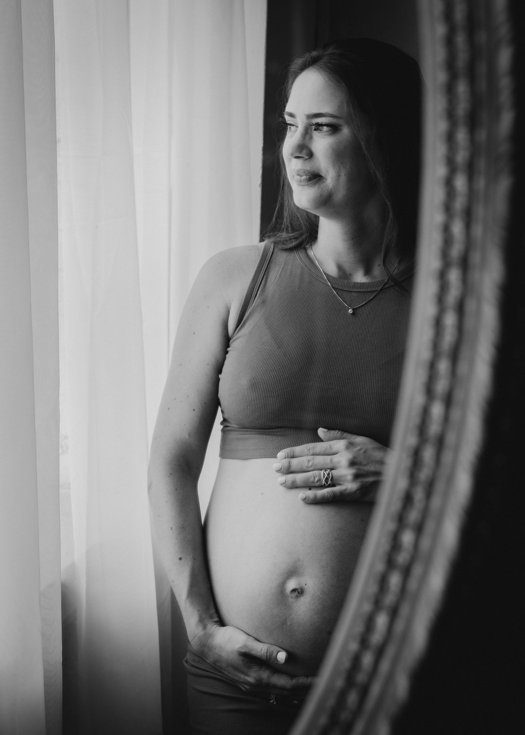 ashLEYstanLEYphotography_Sara+James_SixthCityStudio_Maternity-37.jpg