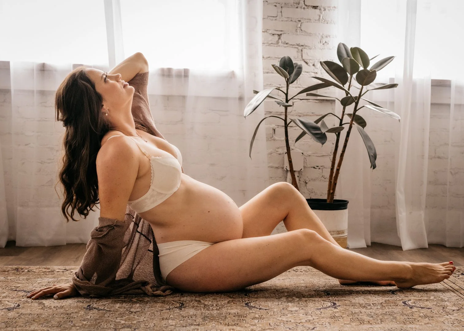 ashLEYstanLEYphotography_Sara_SixthCityStudio_Maternity-63.jpg
