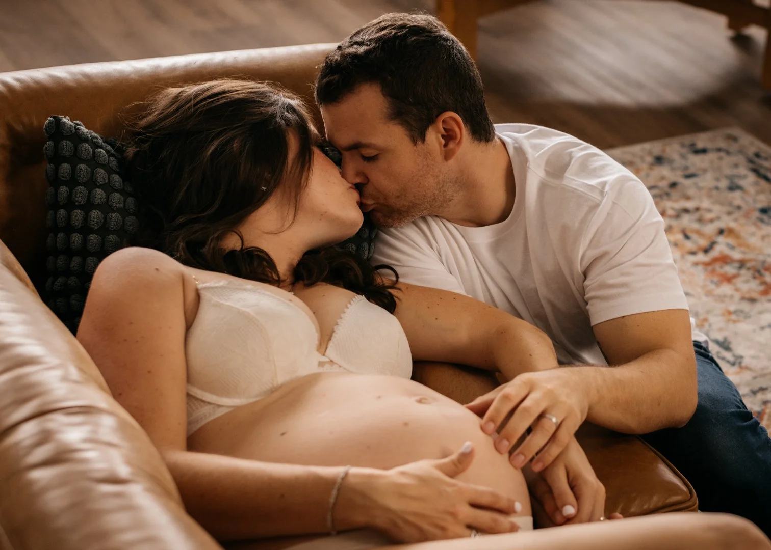 ashLEYstanLEYphotography_Sara_SixthCityStudio_Maternity-87.jpg