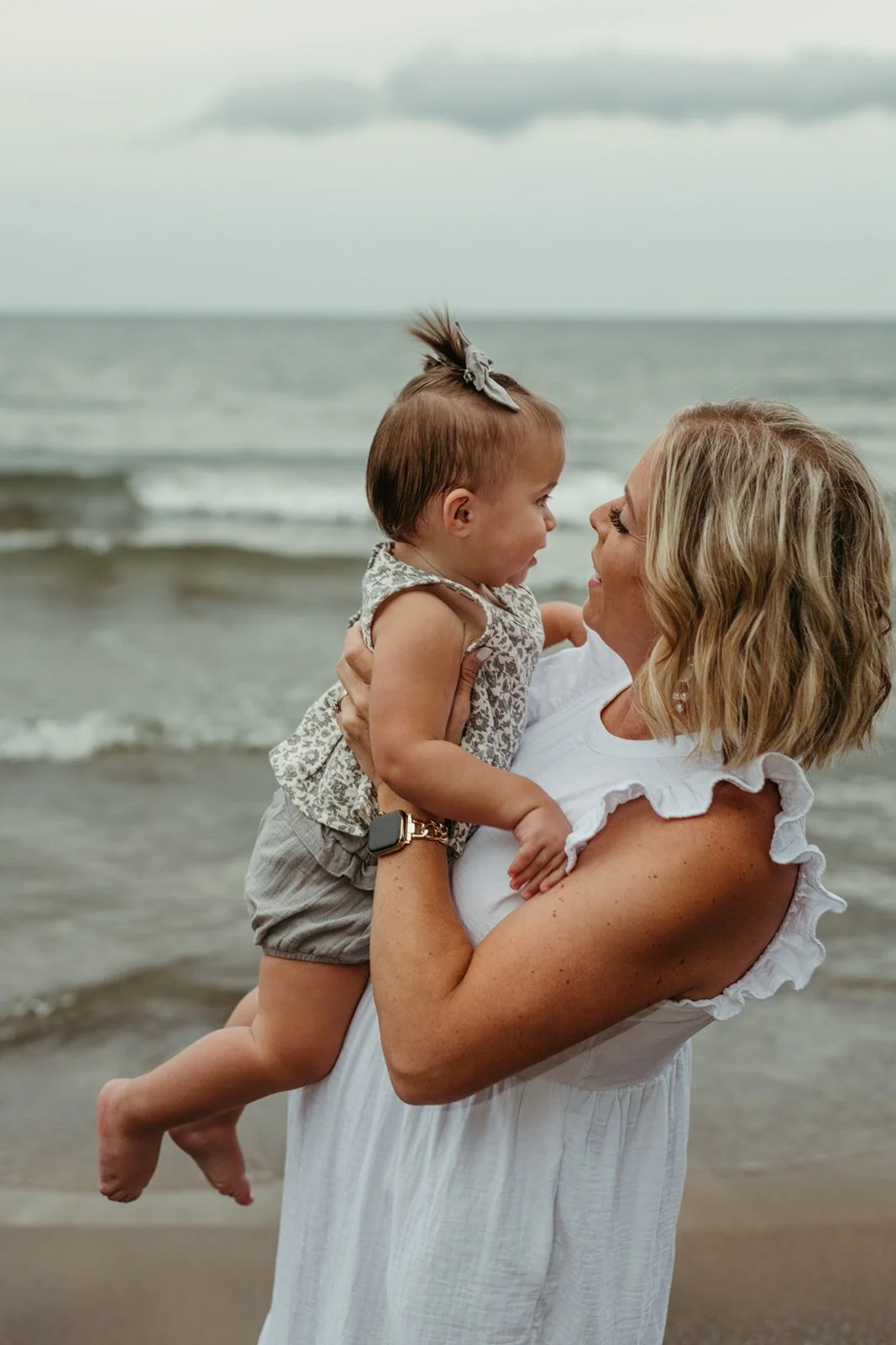 ashLEYstanLEYphotography_TheRomans_BeachFamilySession-4.jpg
