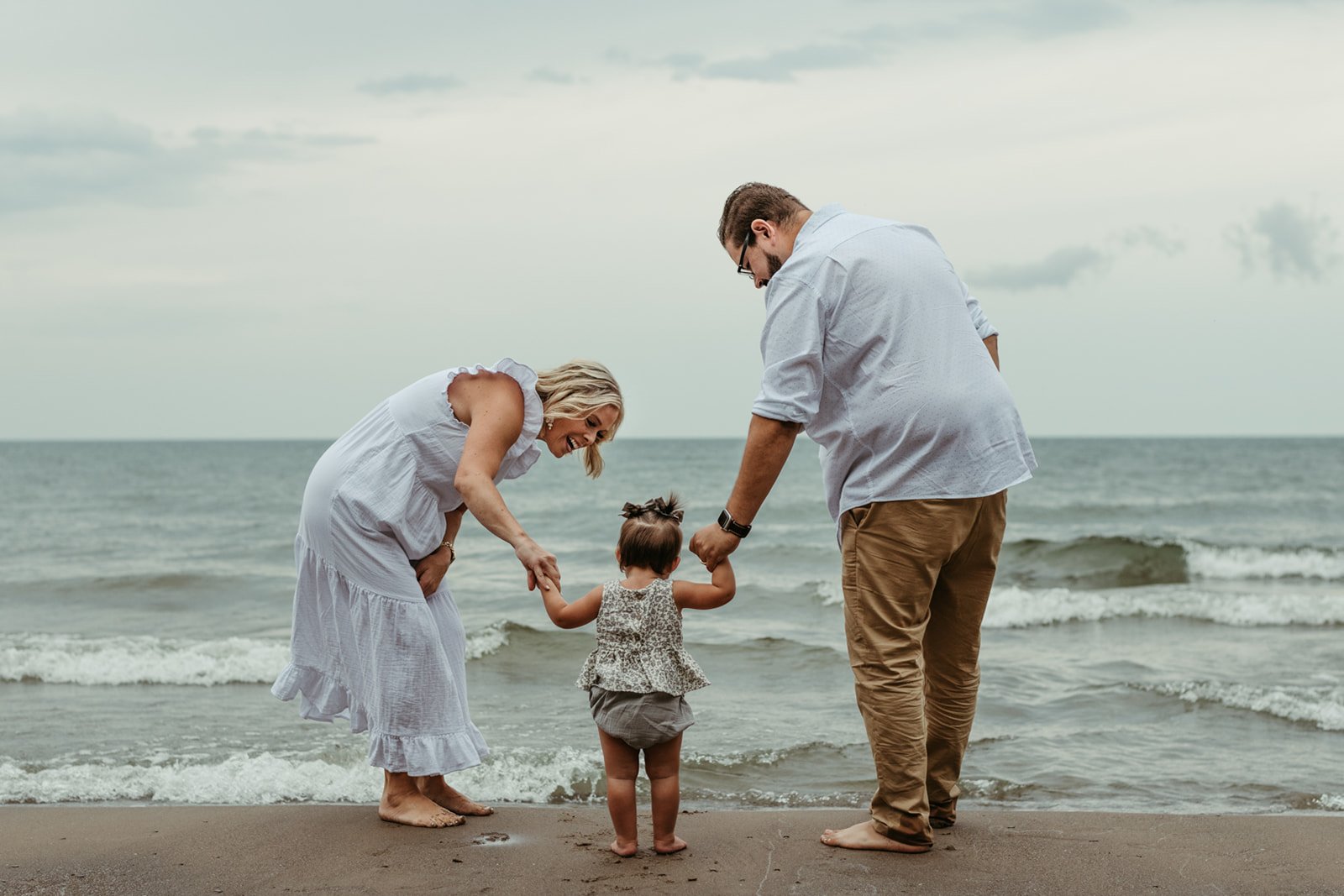 ashLEYstanLEYphotography_TheRomans_BeachFamilySession-20.jpg