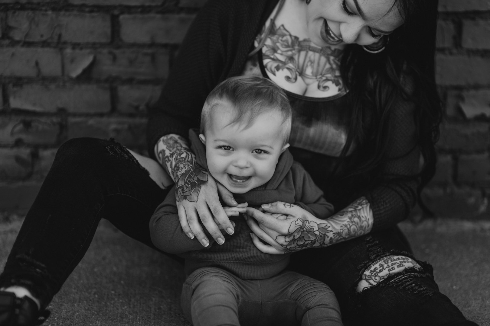 ashLEYstanLEYphotography_Crystal+Dax_Motherhood-12.jpg