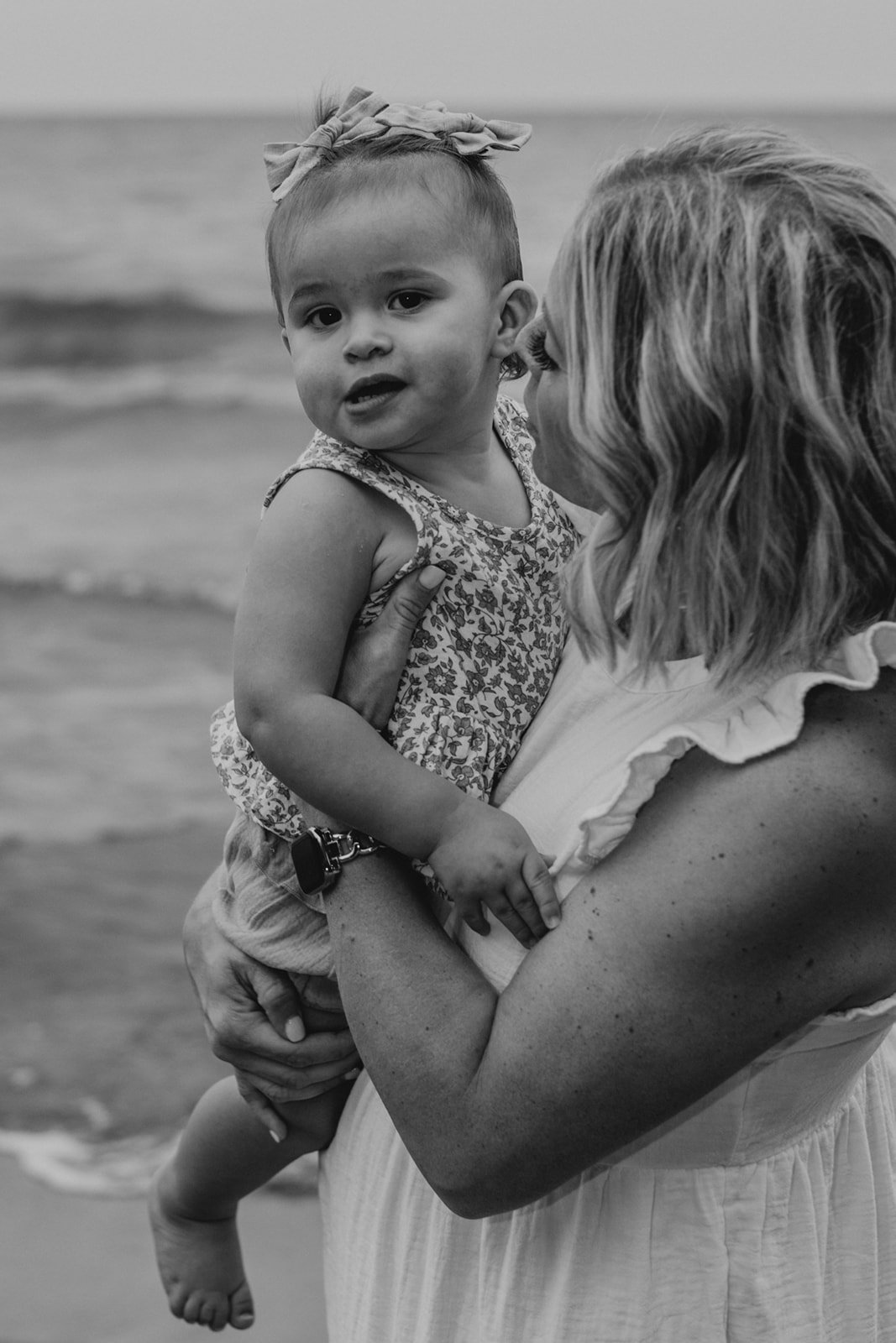 ashLEYstanLEYphotography_TheRomans_BeachFamilySession-3.jpg