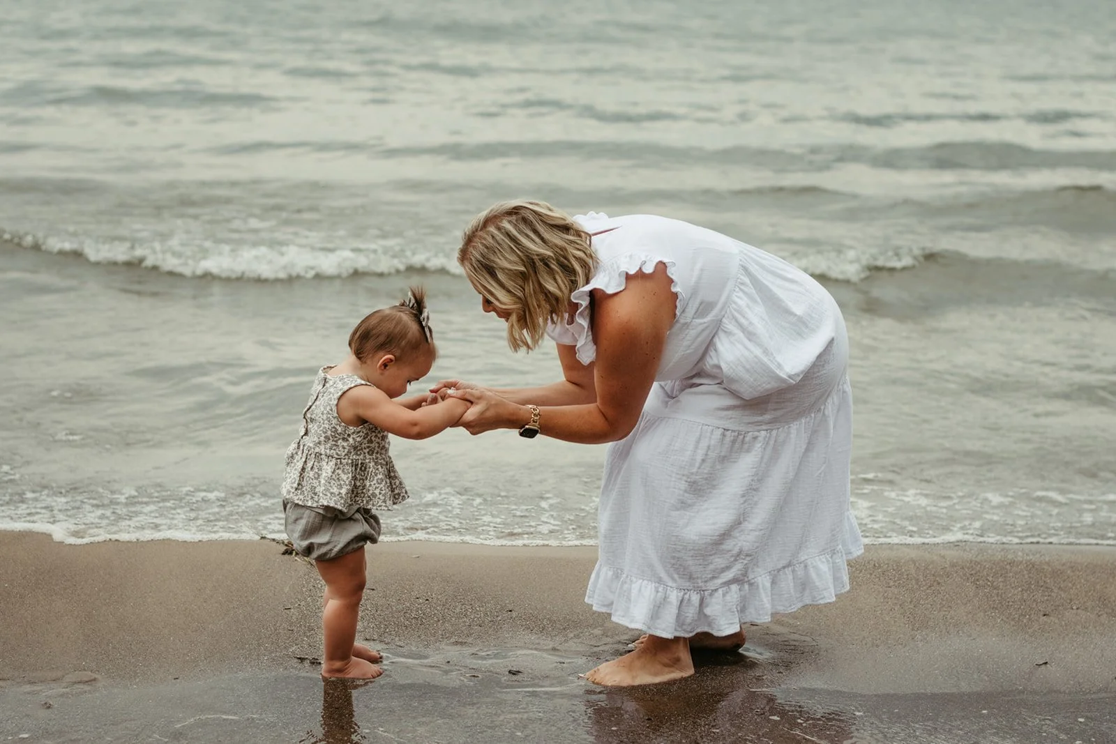ashLEYstanLEYphotography_TheRomans_BeachFamilySession-11.jpg