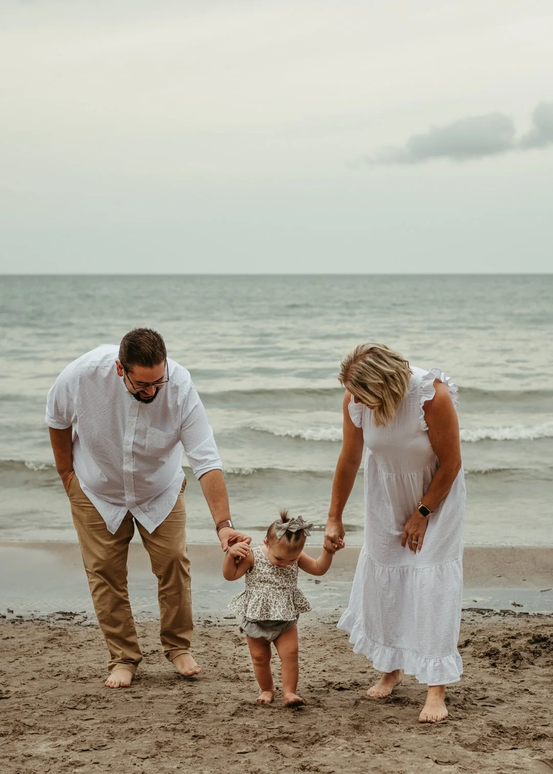 ashLEYstanLEYphotography_TheRomans_BeachFamilySession-12.jpg
