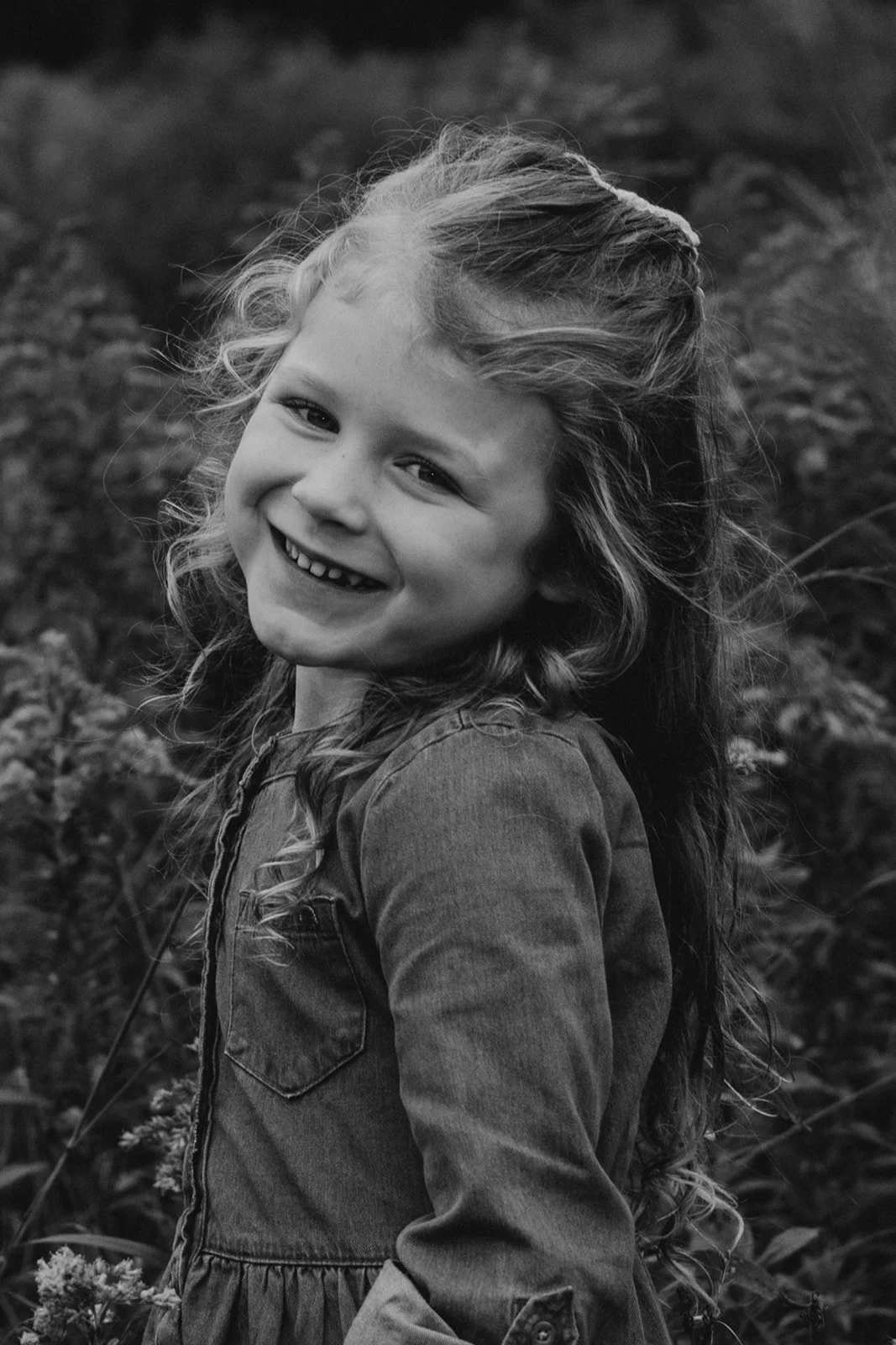 ashLEYstanLEYphotography_Tuleta_Family Session_Fall2024-9.jpg