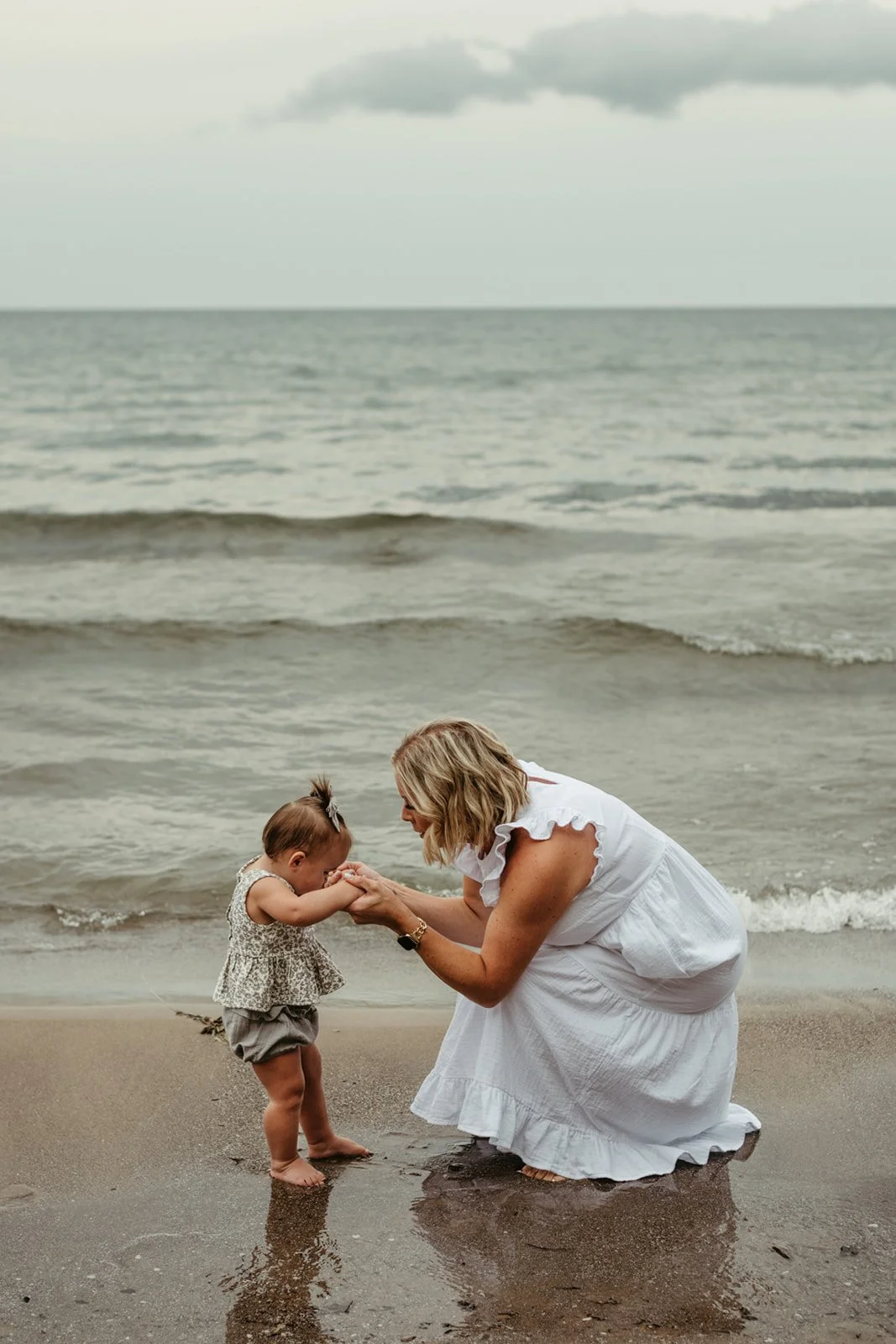 ashLEYstanLEYphotography_TheRomans_BeachFamilySession-10.jpg