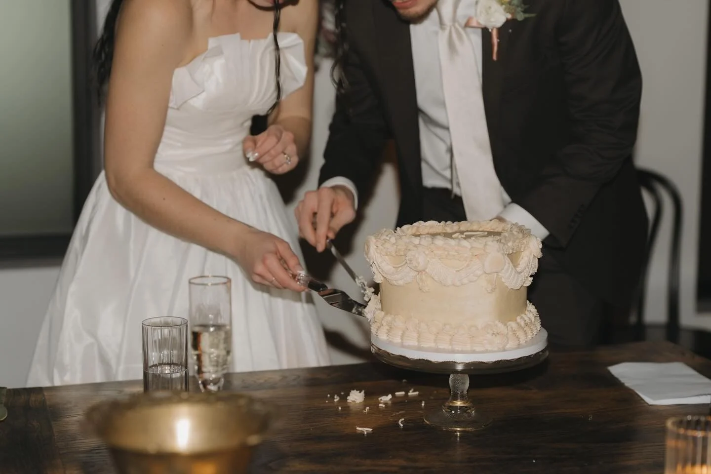 Make your dessert even sweeter with our selection of dessert displays! 😋