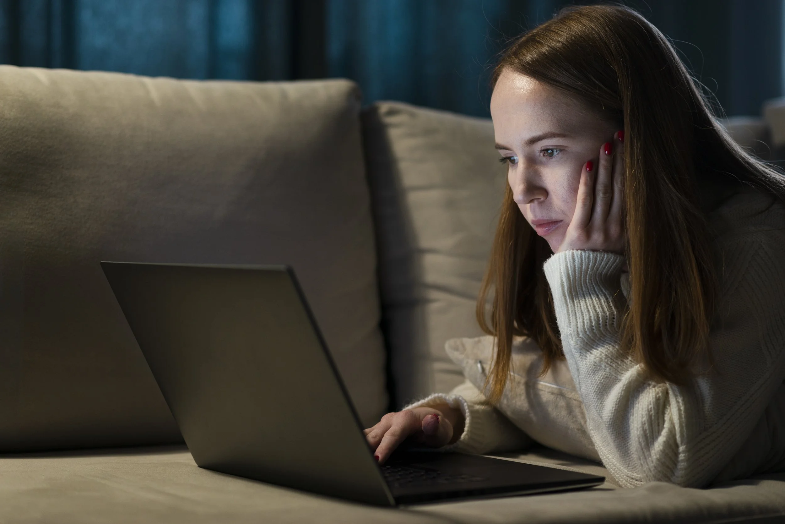 Trauma-Informed Therapy Online for Survivors of Childhood Sexual Abuse in Illinois