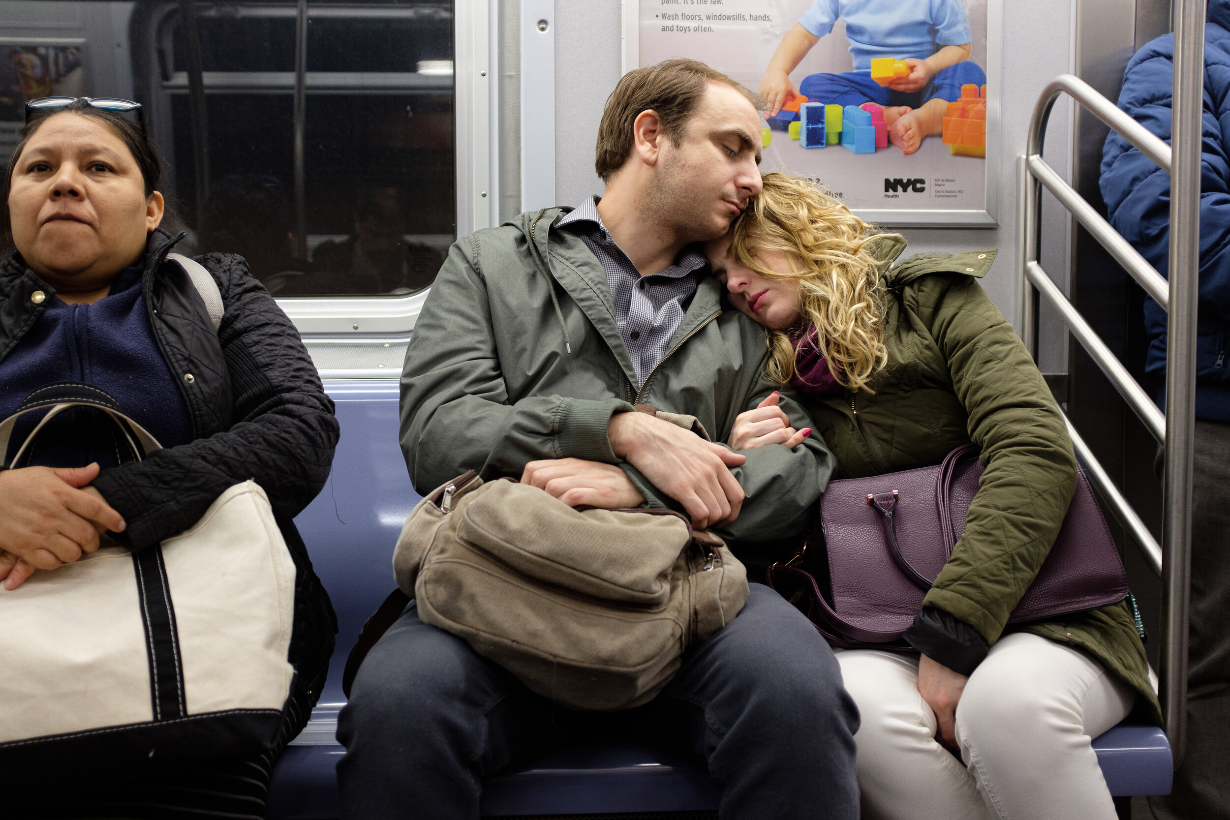 Subway couple sleeping on each other | 2019