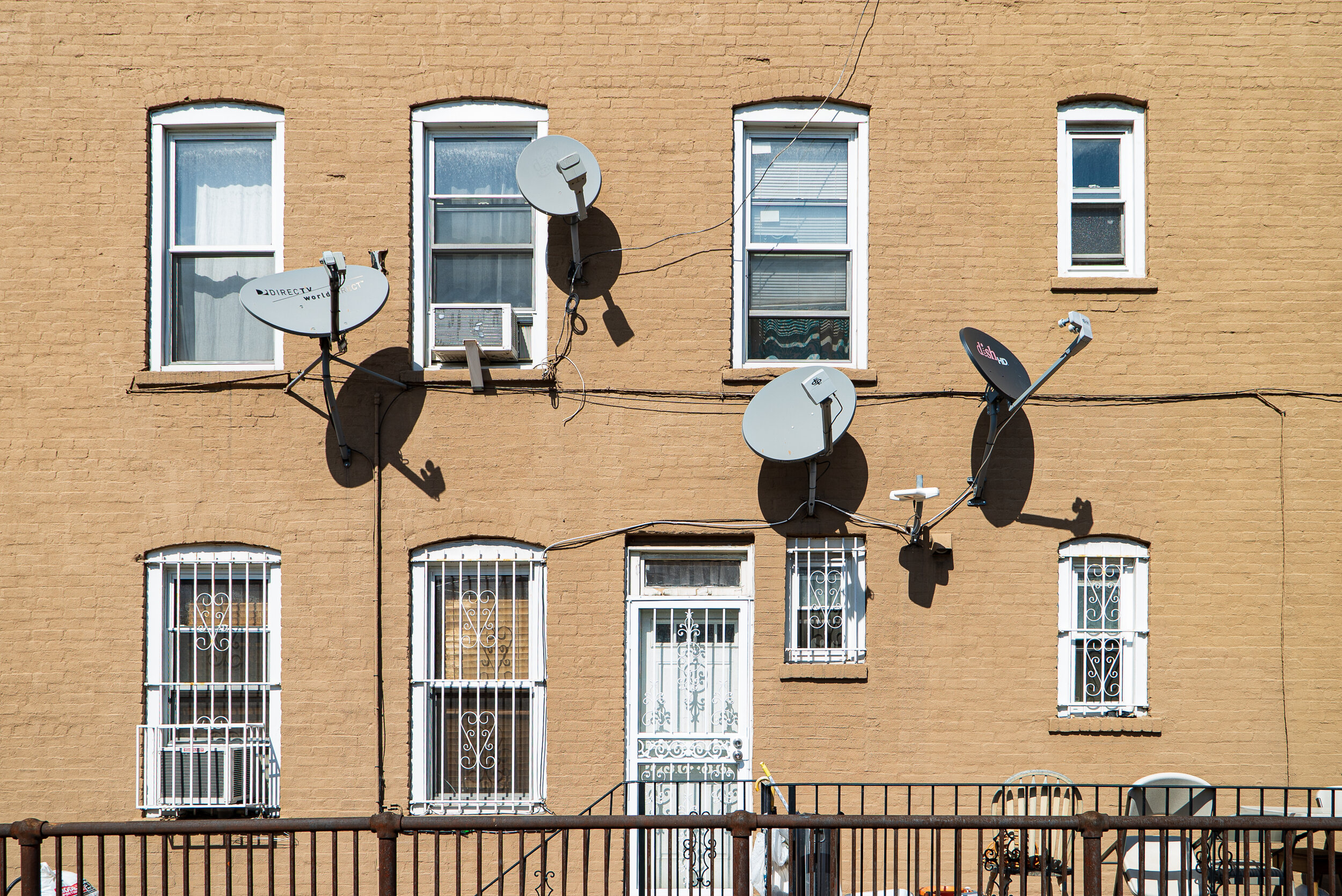 Home with many satellites | 2018