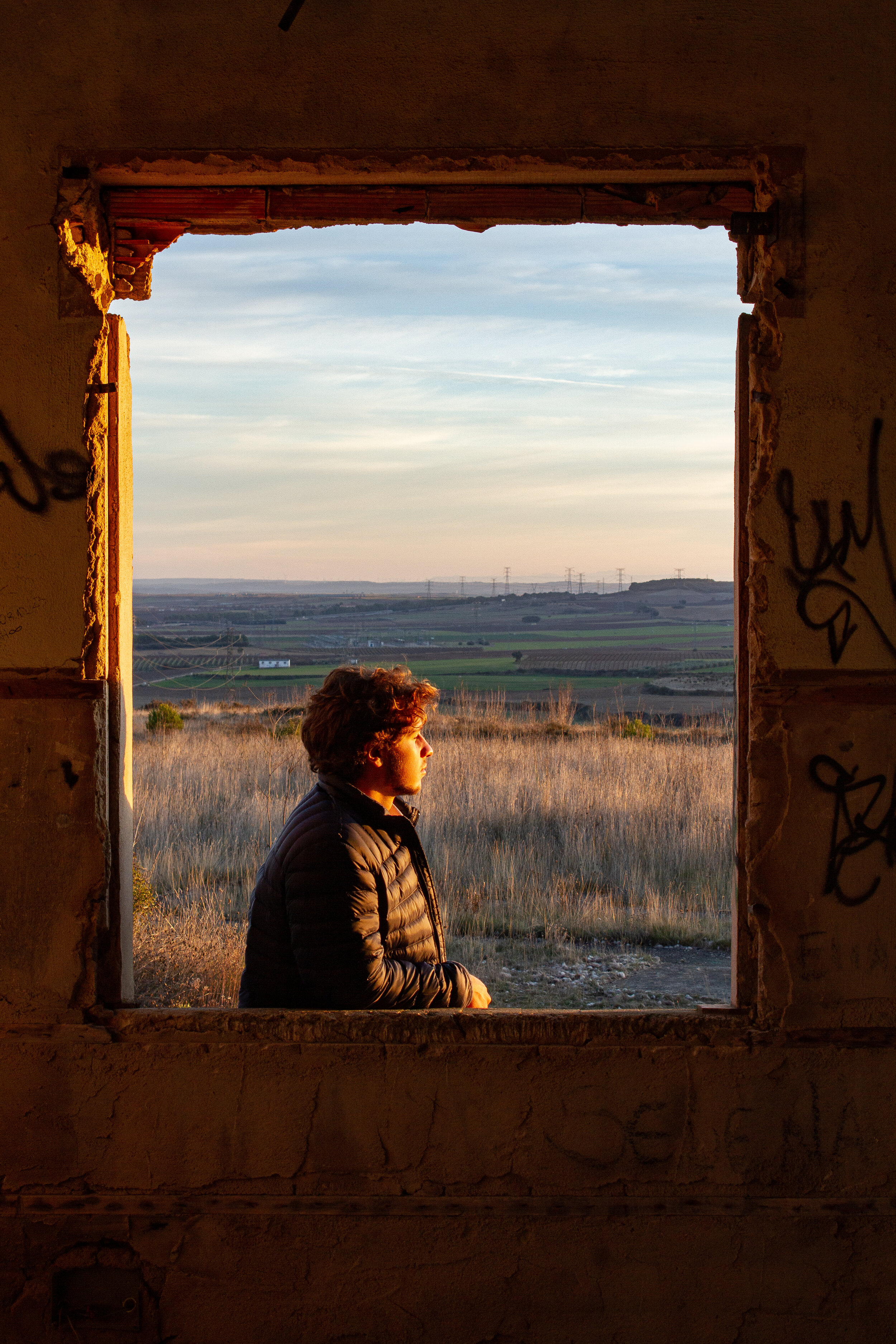 Alex Laplaza stares at sunset in Tafalla, Spain | 2016