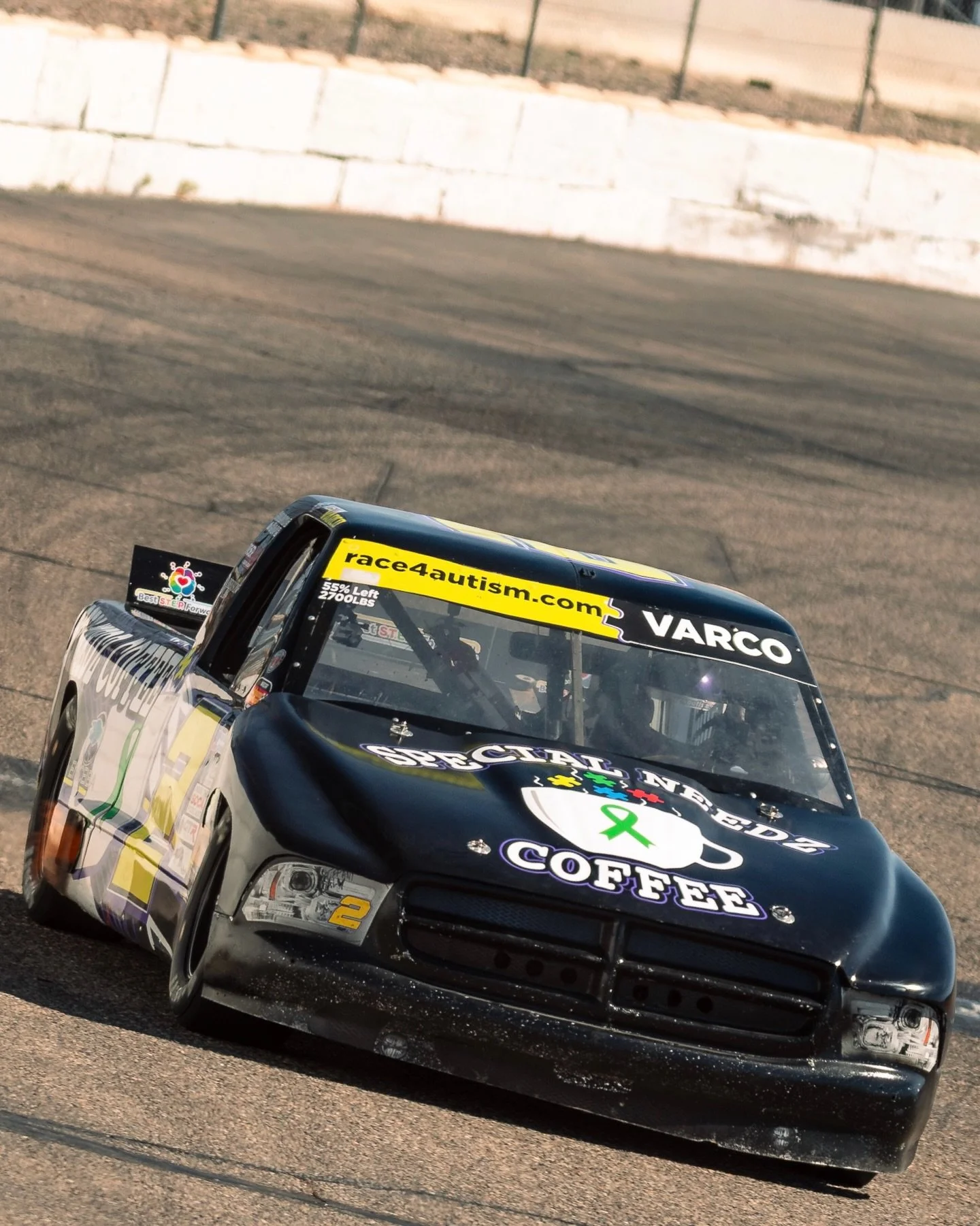 Practice done and dusted at @havasu95speedway 🎲This place is super fun and low grip, feels like I have 300 more horsepower than I do in this @specialneedzcoffee RAM!! The track rewards a different driving style than I&rsquo;m used to in this truck b