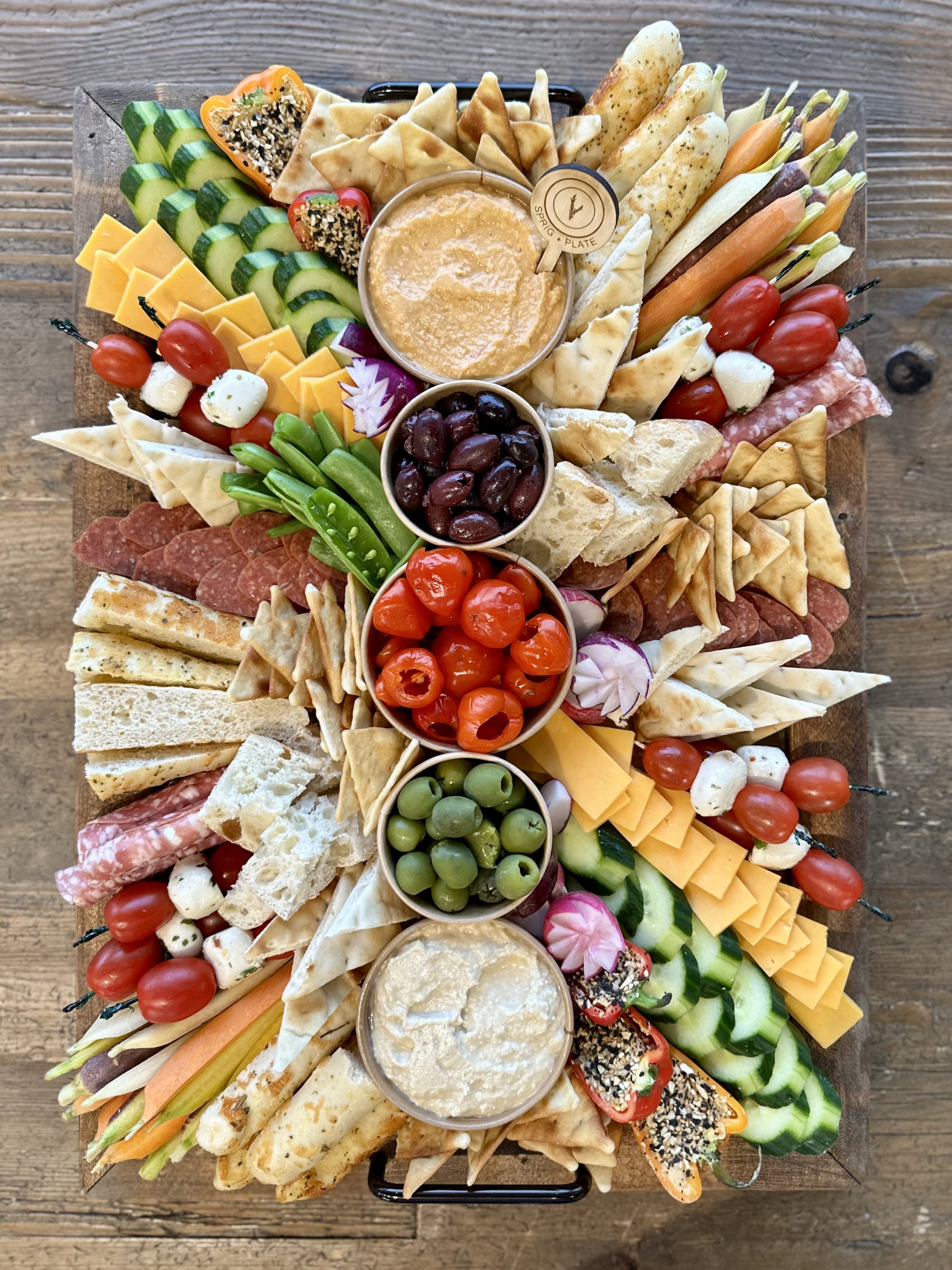 Medium (15"x21" / Feeds 12-16)