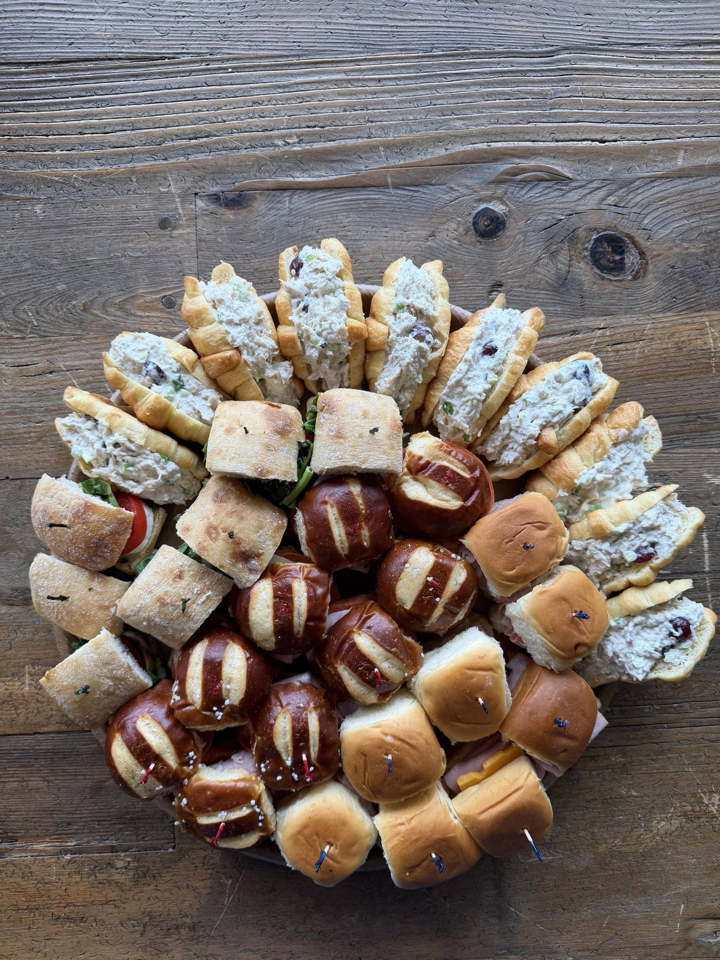 Medium Disposable 
(16" /  Approx ~35 sandwiches / $80)