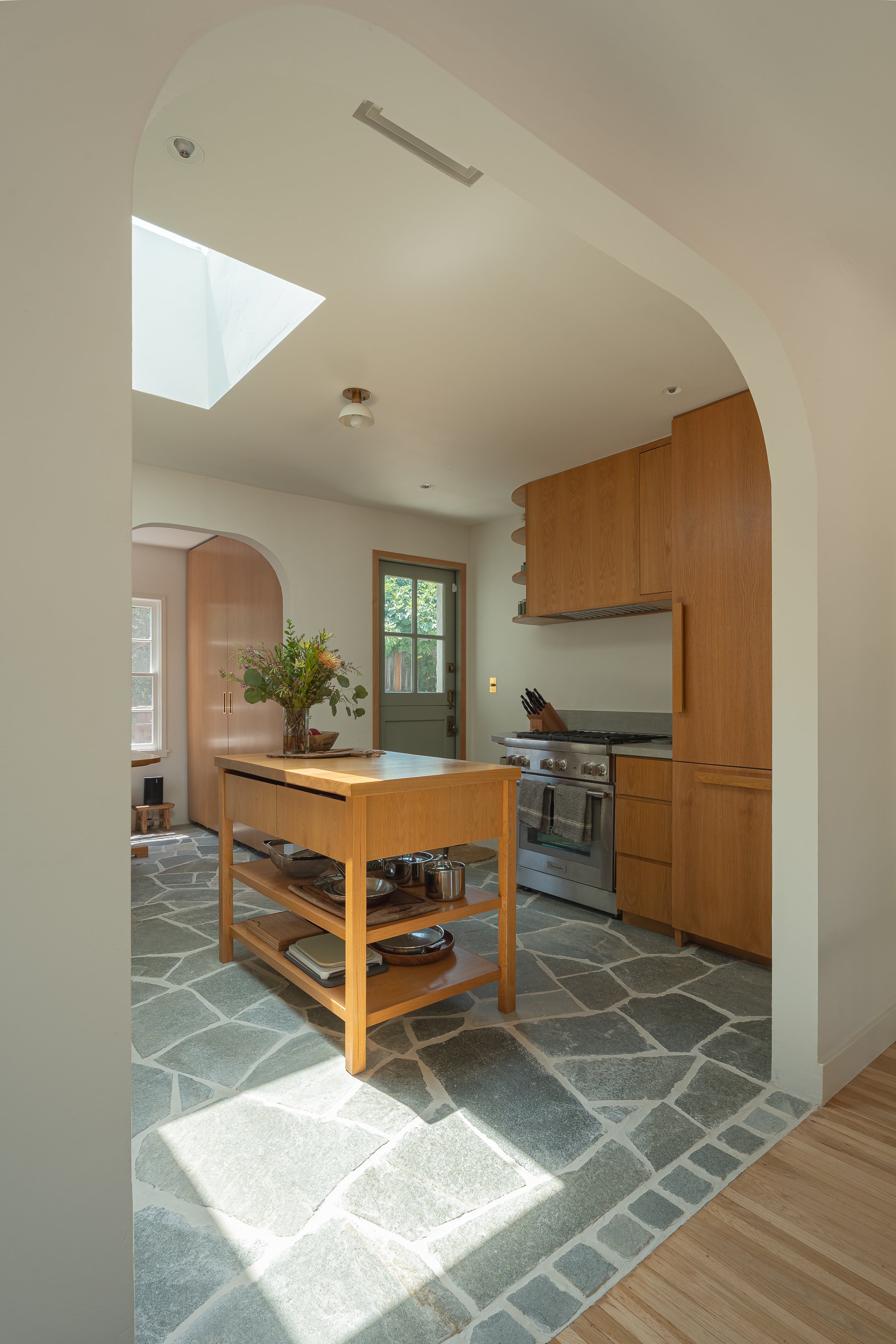 4214 Barryknoll-8.jpg