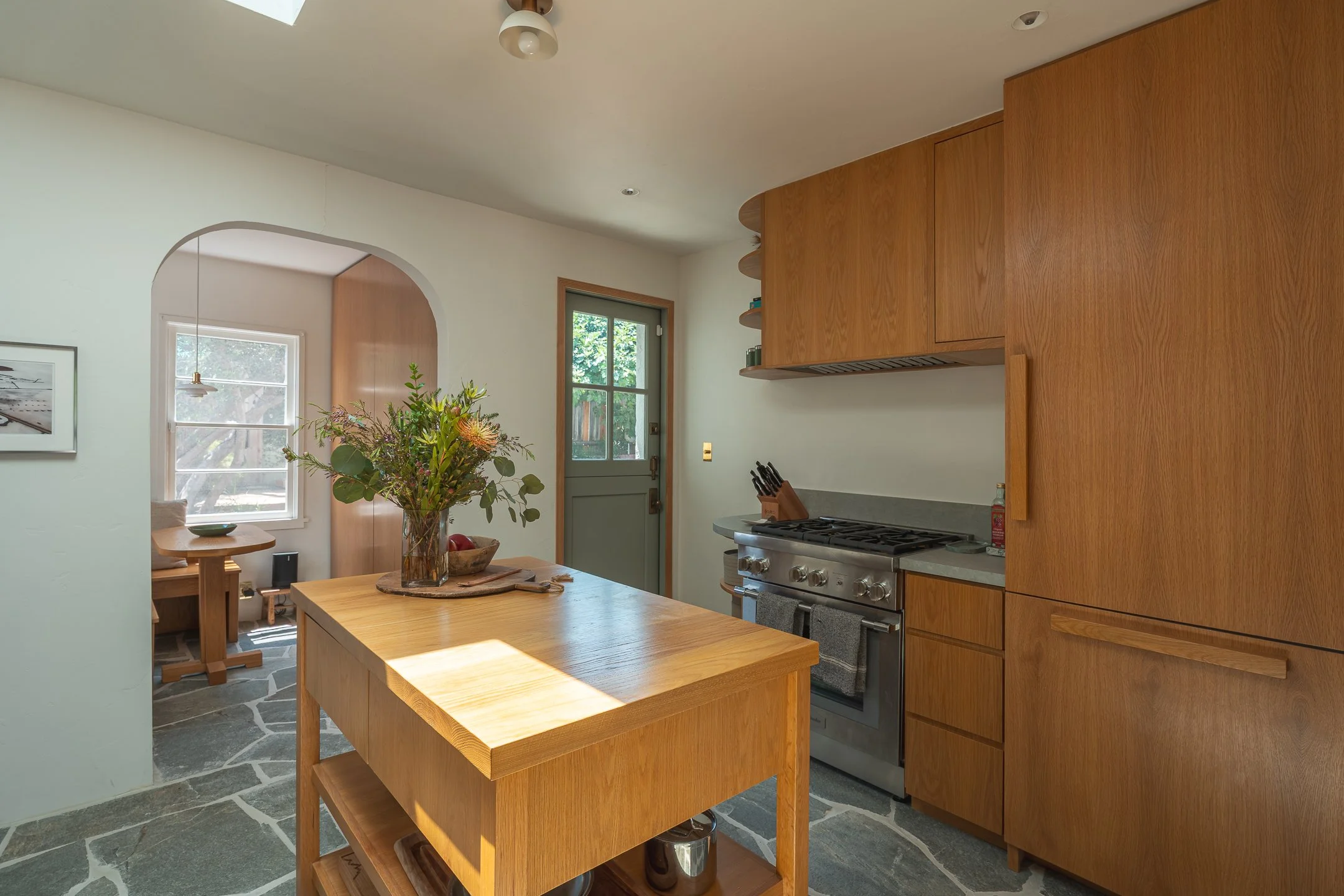 4214 Barryknoll-3.jpg