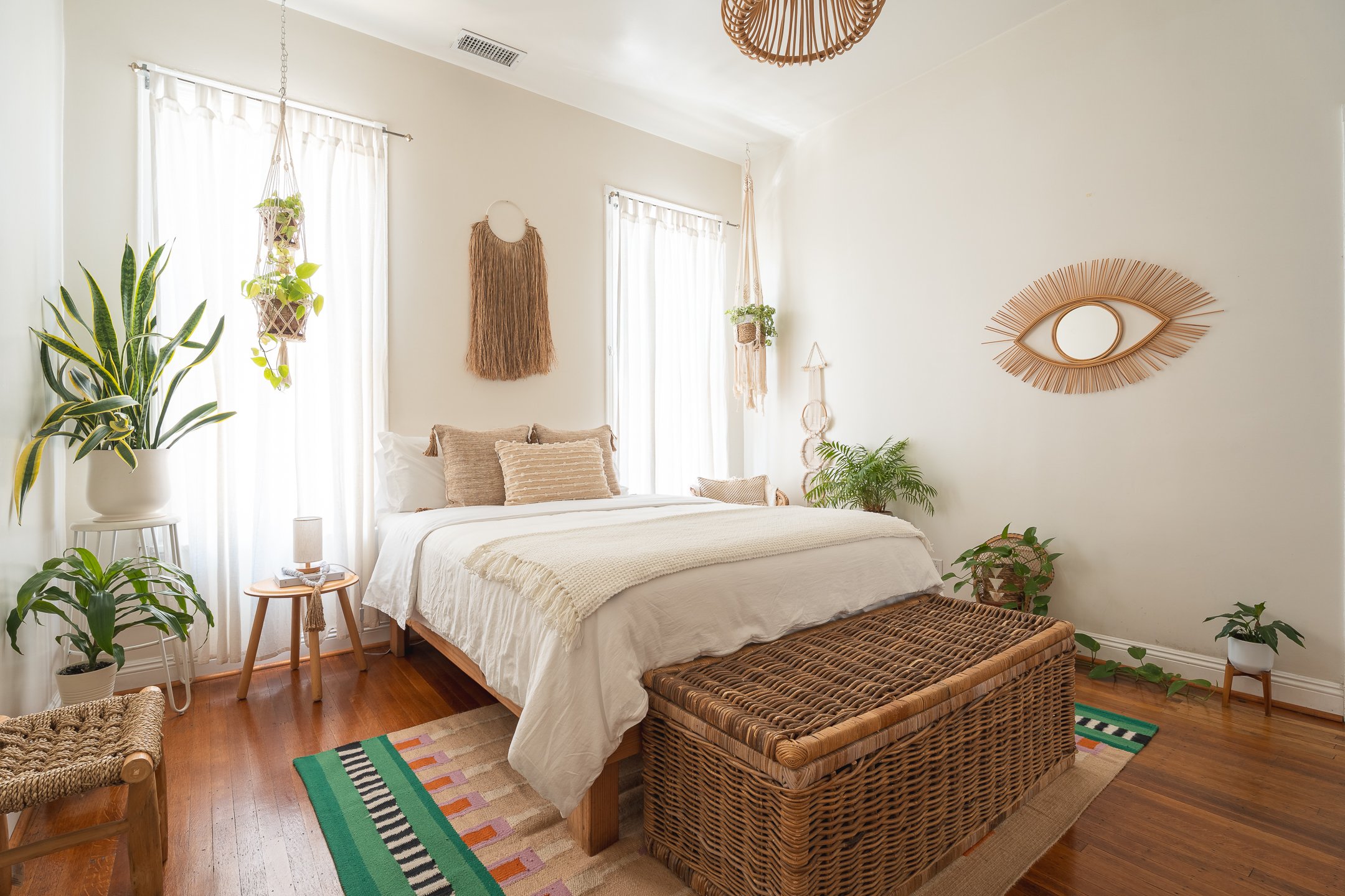 1031 S Kenmore-1.jpg