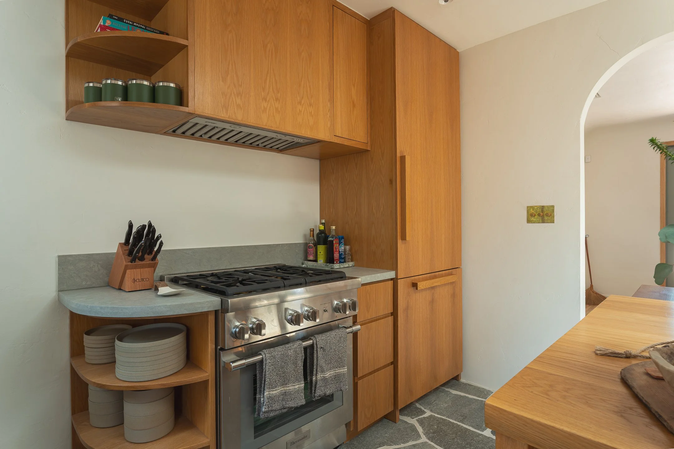 4214 Barryknoll-5.jpg