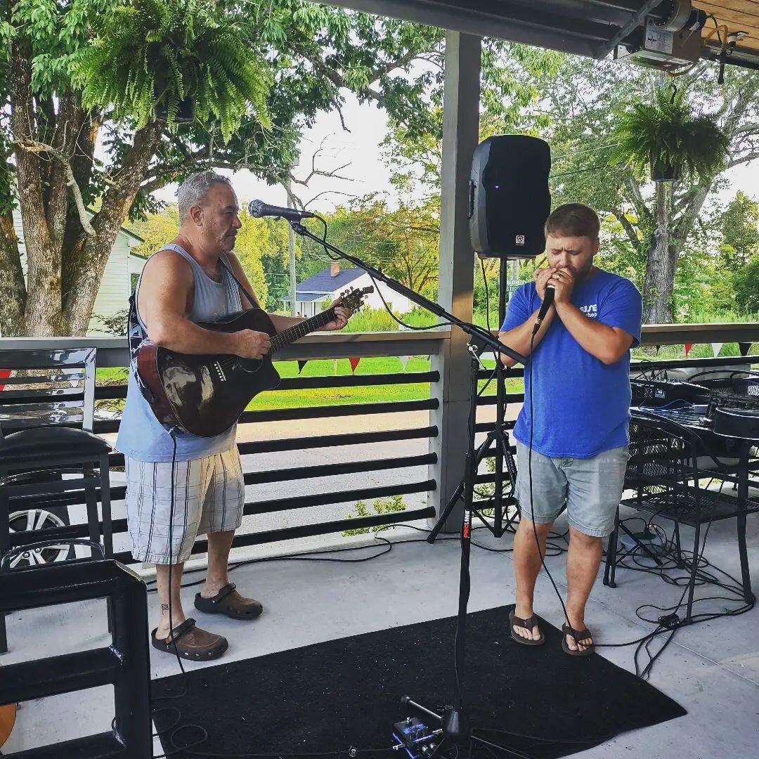 Tonight is Open Mic Night at Mill Hill 🎤 starts at 6pm every Wednesday! Come on out! 😎

This week....

Thursday 9/18 
Island Cafe 🌴 Taste of Caribbean Food Truck @islandcafenc 

Friday 9/19
Don Taco Truck 🌮😁 @dontacoysupandillanc 

Saturday 9/20
