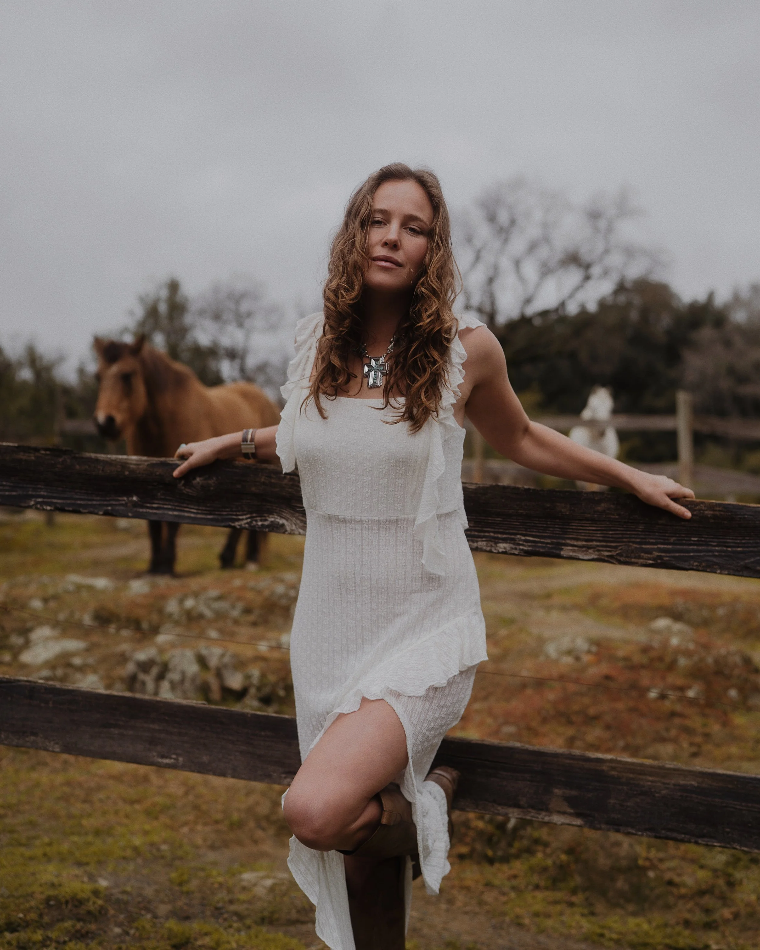 WhatLoWants_WhiteDress_5.jpg