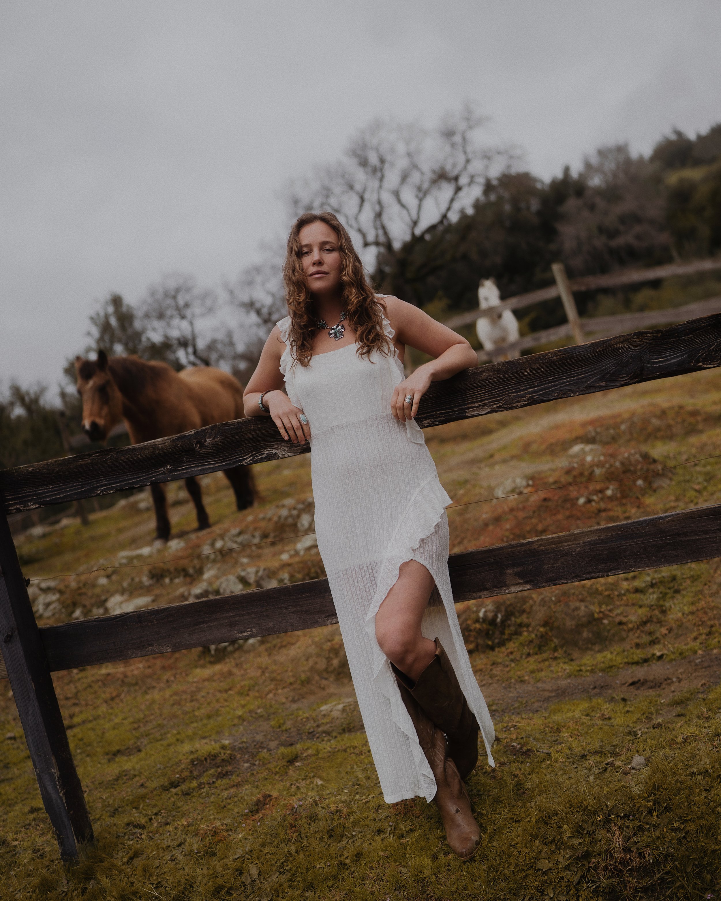 WhatLoWants_WhiteDress_9.jpg