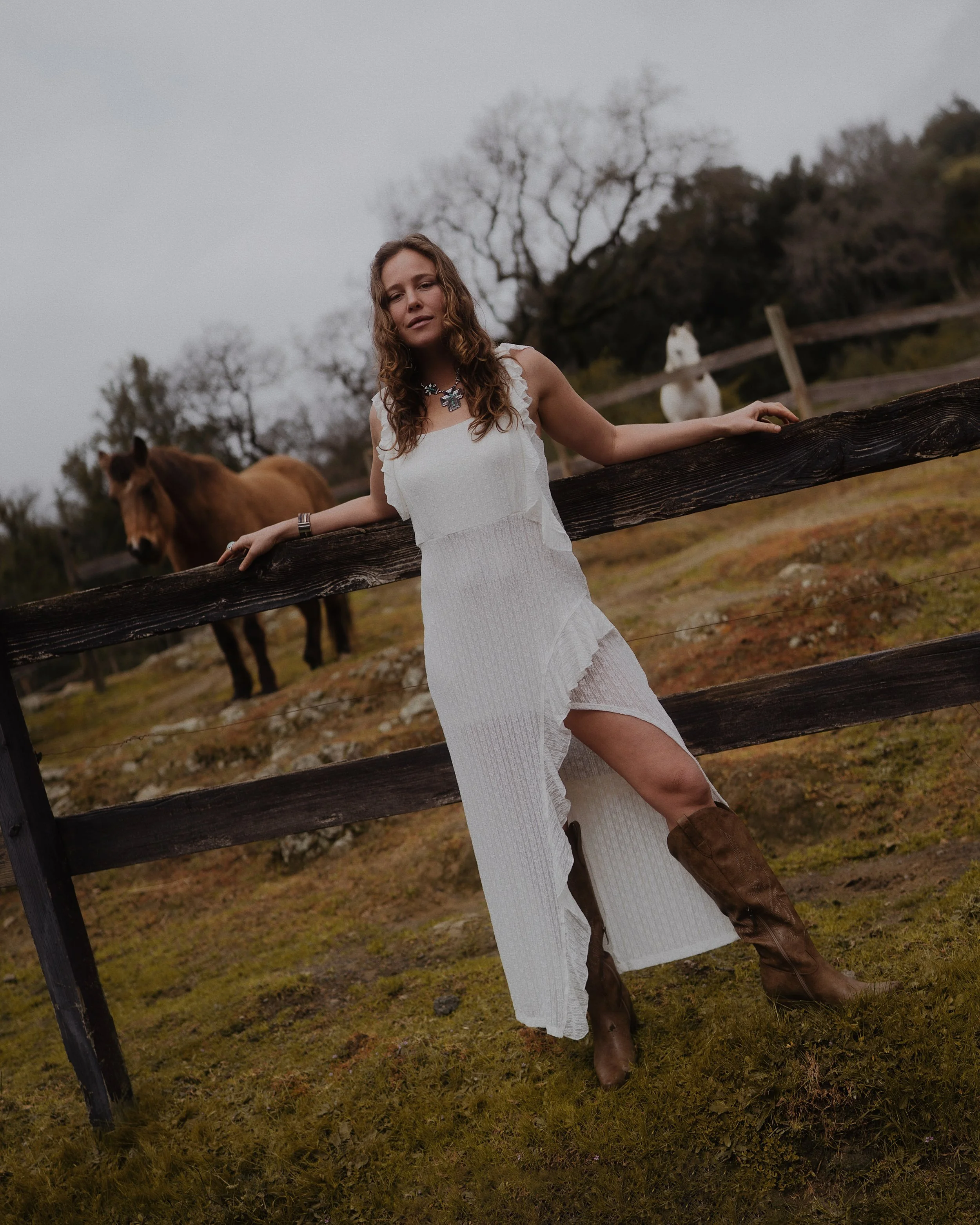 WhatLoWants_WhiteDress_6.jpg