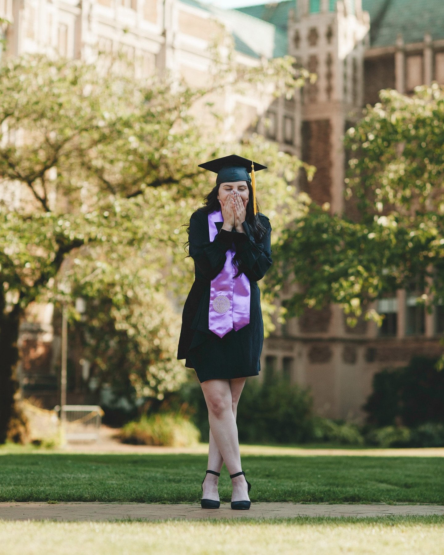 ATTN SENIORS🚨: IT&rsquo;S THE PERFECT TIME FOR SENIOR PORTRAITS! ☺️ the weather has been phenomenal and I can only hope it&rsquo;ll be better each day as we creep closer to summer! Let&rsquo;s get those summer sessions on the books. 😎☀️🌡️

Throwba