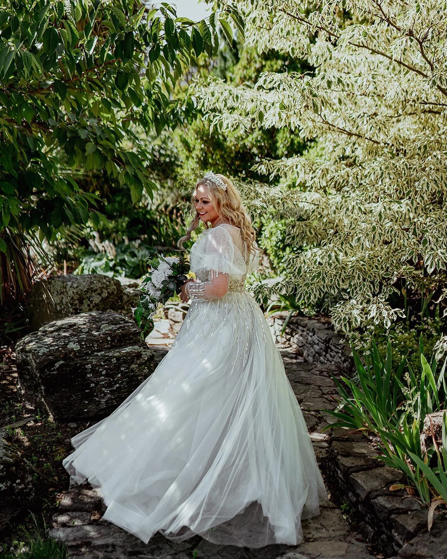 Brittany in her stunning dress 👗 
she looked like a beautiful princess and her dress was sparkling in the sun ✨

Hair and Makeup: @oswin.charlie 
location:
@stoneridgeestate 
celebrant: @queenstownnzweddings 
#queenstownwedding #queenstownweddingpho