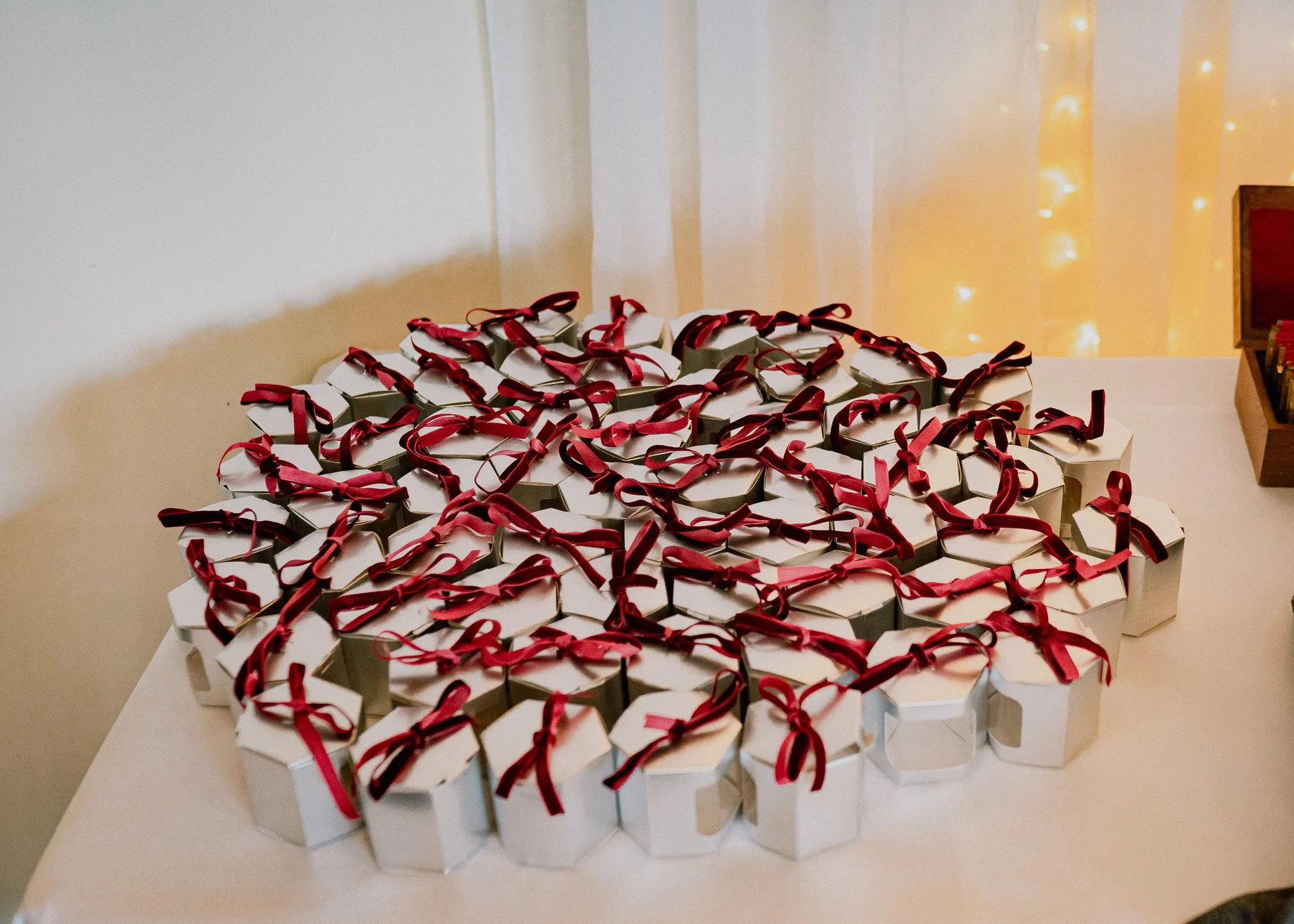   Wedding scent    Luxury wedding details    Wedding candles    Wedding soap favors    Personalized wedding details    Intimate winter wedding    Romantic winter wedding   