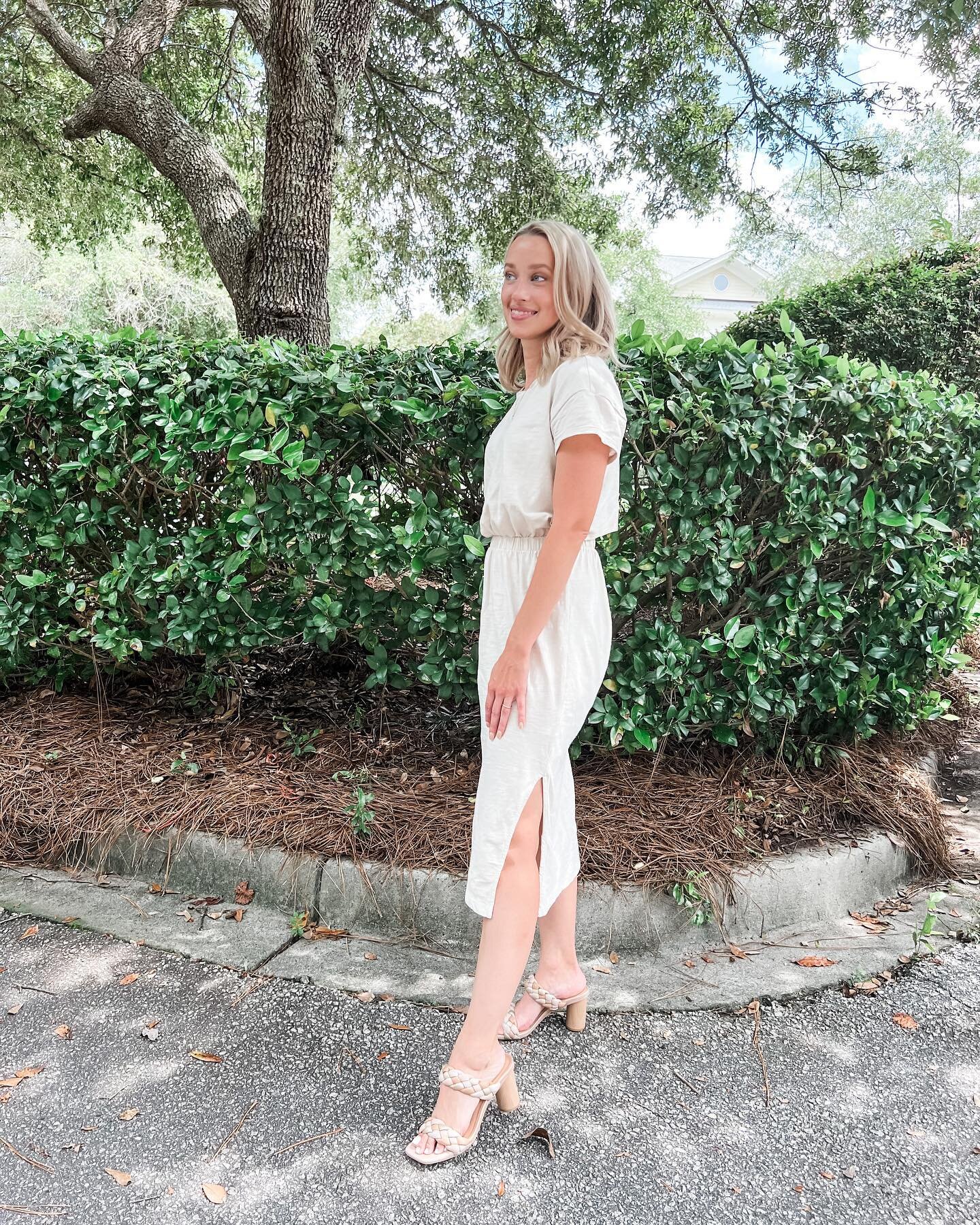 I&rsquo;m finally sharing this comfy t-shirt dress from Old Navy. It has a cutout in the back that helps keep you cool in the last bit of the summer heat. You could easily throw a cardigan over top and wear with ankle boots to transition it to fall. 