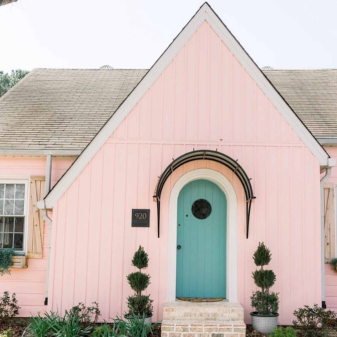 Easter party at a pink house?? YES! 

Event Planning + Bounce House: @inflateclarksville
Photos: @lindsayphoto.co
Charcuterie: @charcuterallie
Florals: @cecytheflowergirl
Venue: @thepinkhouseclarksville
Balloons + Styling: @magicalmomentseventcenter

