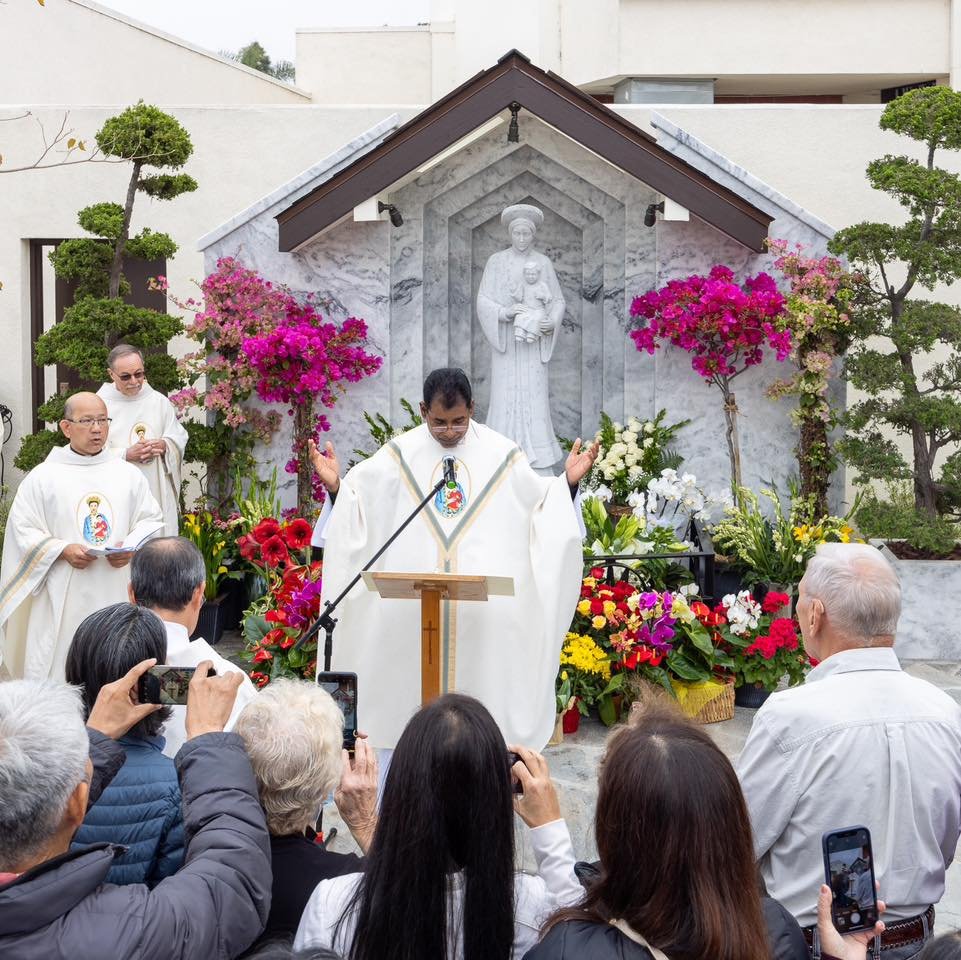 Today was a beautiful Mass and dedication ceremony welcoming Our Lady of La Vang in her gorgeous shrine! The Mass and dedication ceremony were led by the Vicar General The Very Reverend Angelos Sebastian and Pastor Fr. Vincent Pham. Just as Our Lady 