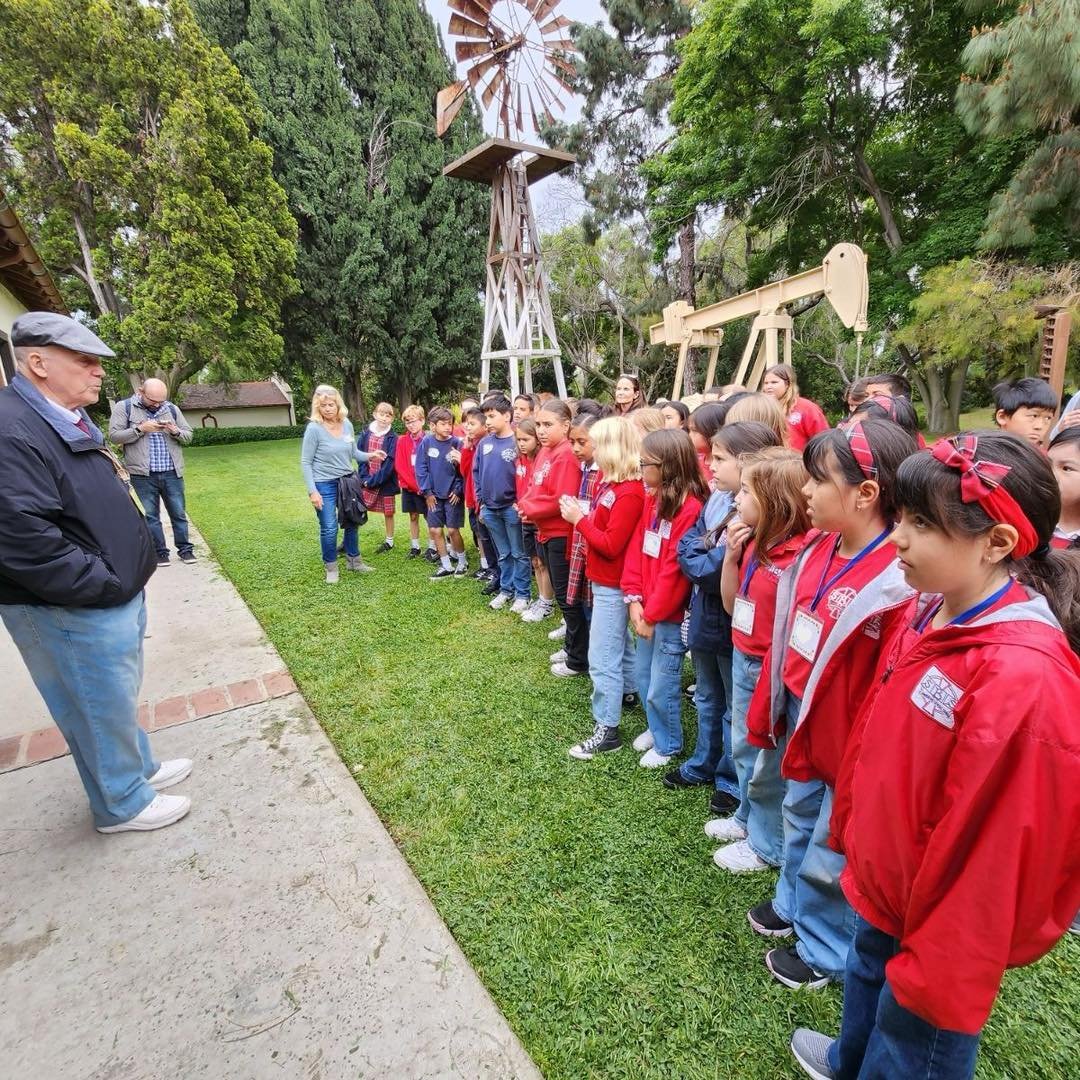 4th grade visited the Dominguez Rancho Adobe Museum and learned about early California history, the Dominguez family, the Rancho San Pedro, and the first Spanish land grant in California. Students also learned how to make ropes and weave. 😇❤️🤍 #SBS