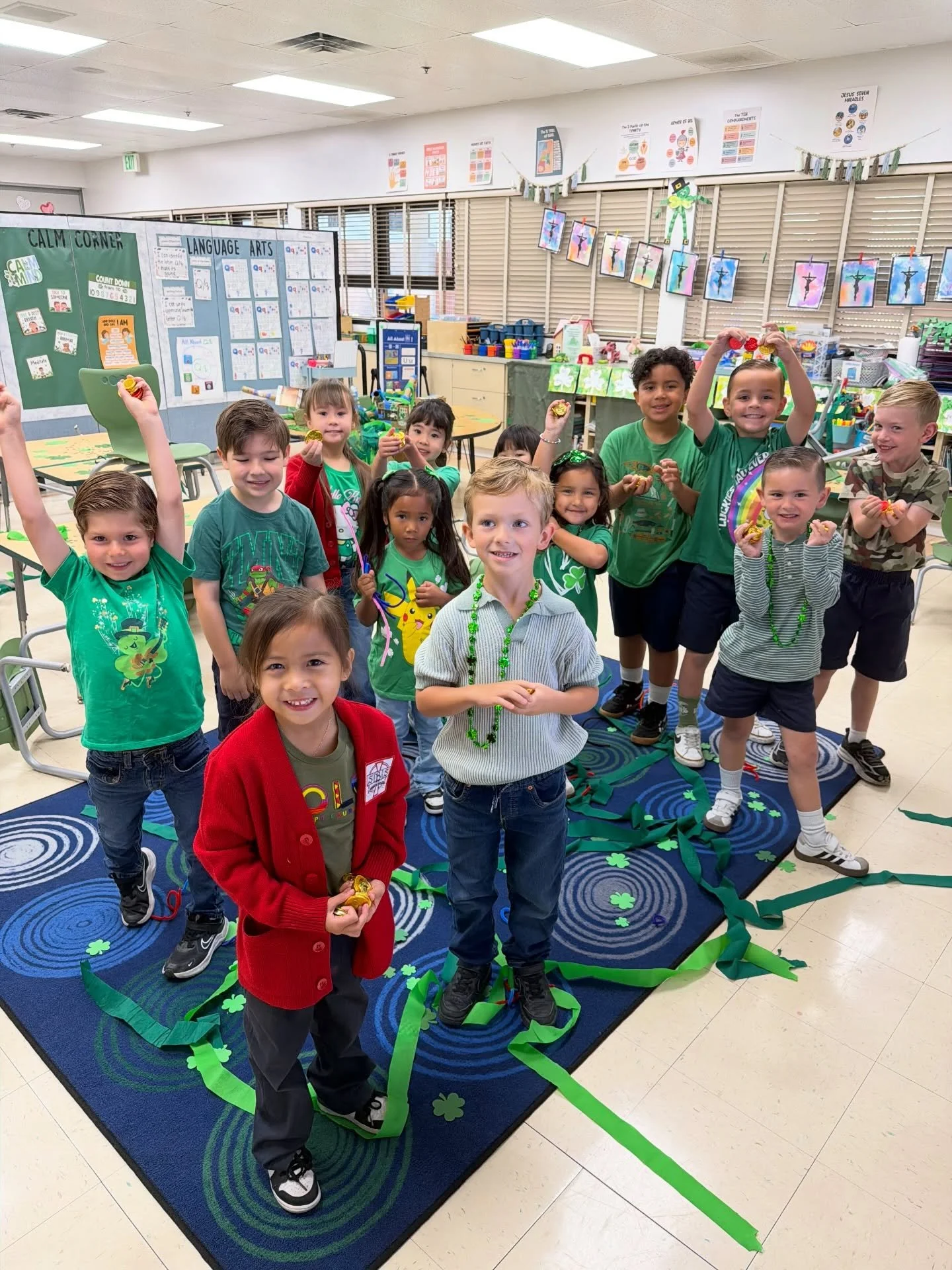 Our students got creative building their leprechaun traps today! 🍀🌈✨
From clever designs to imaginative ideas, it was so fun to see their hard work come to life. Our students truly are the pot of gold at the end of the rainbow!

Wishing our SBS com