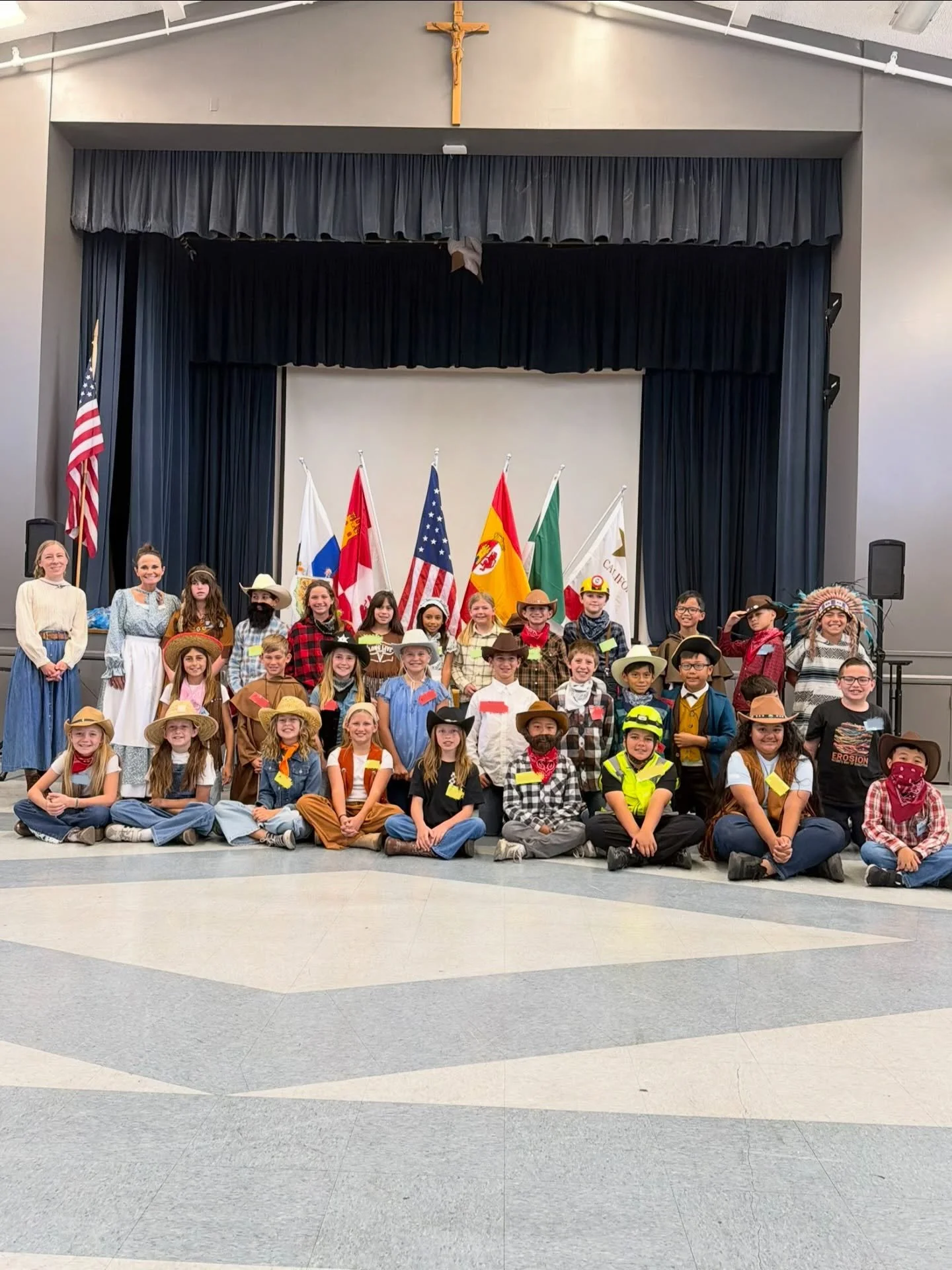 Eureka! Last week our 4th grade students stepped back in time as history came to life during Walk Through California. Through this interactive experience, students explored key moments, people, and decisions that shaped the founding of our state. It 