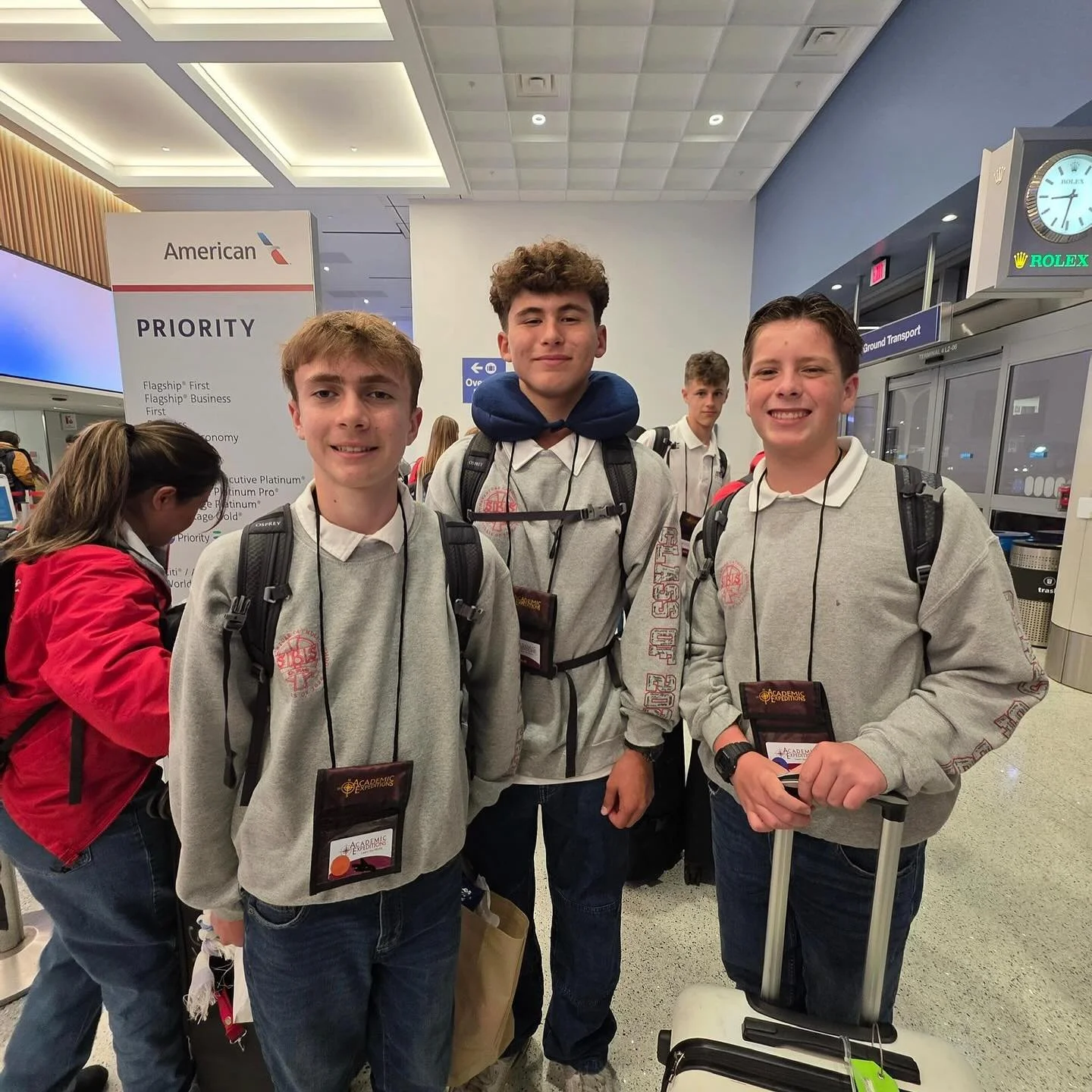 Our 8th graders are off on their East Coast academic adventure! ✈️🇺🇸 After landing, they explored historic Philadelphia visiting the Constitution Center, Liberty Bell, and Independence Hall, and touring a working 18th-century Franklin printing pres