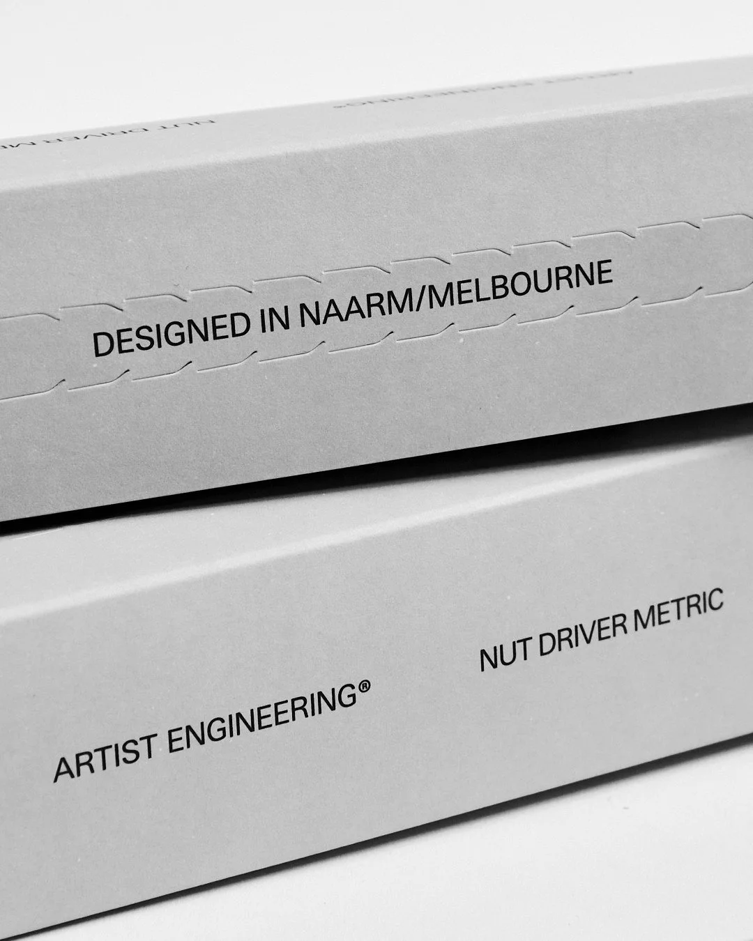 Australian company @artist_engineering designed a revolutionary, non-contact handling system for works of art in transit: from shipping through to installation, the artwork is securely packed, shipped, staged, installed, and completely untouched.⁠ ⁠
