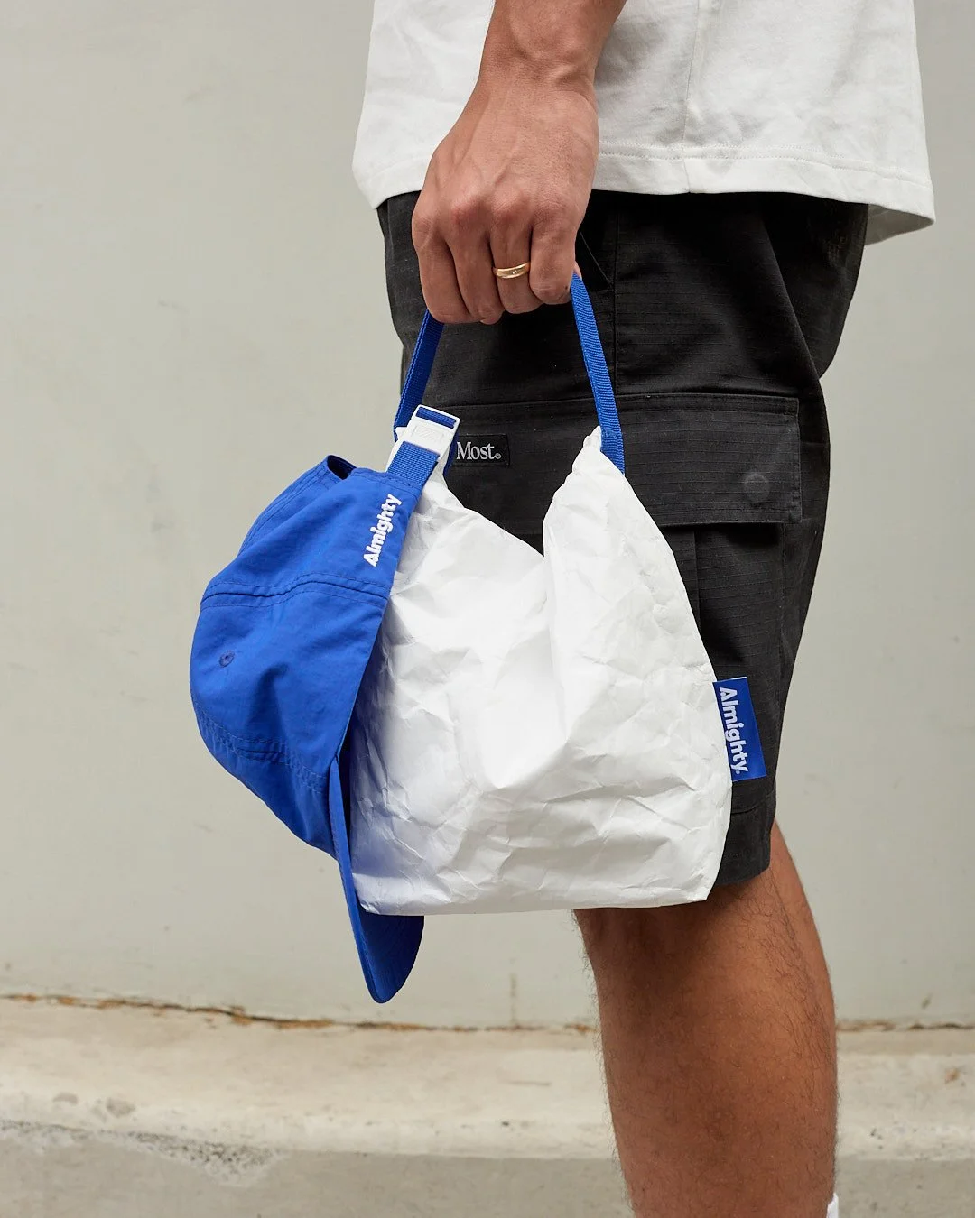 Roll down, clip and carry. You're lil carry buddy to the park, bbq, picnic or event! Crafted for @drinkalmighty. The lunch style bag is crafted from washable paper, and lined with silver foil to insulate and keep your drinks cool.⁠
⁠
⁠
#custommerch #