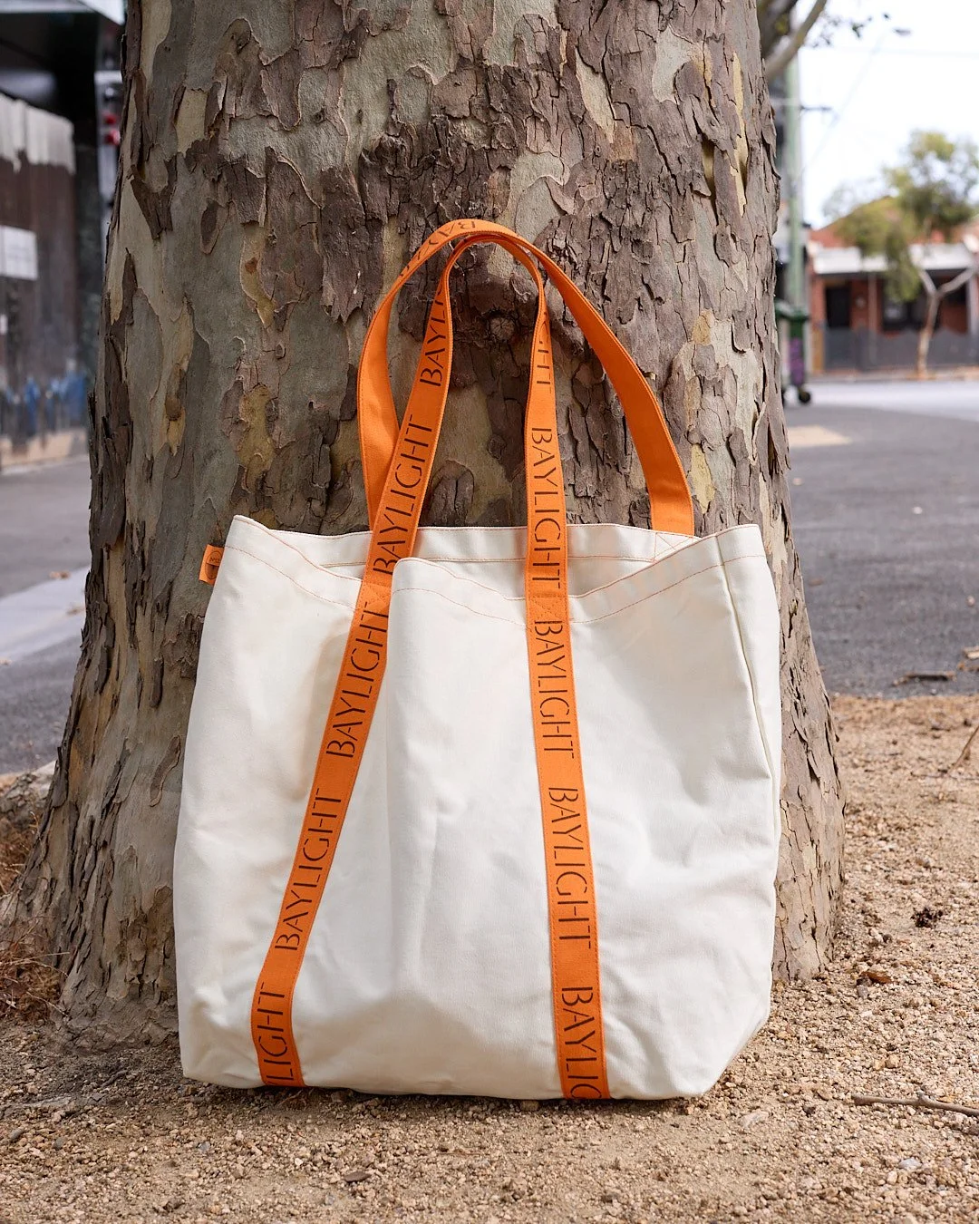Life on the edge of water with @baylight_frankston. ⁠
An oversized custom tote featuring contrast printed handles, and internal slip pocket, with a branded woven label. Paired with a custom keyring for the new home owners. ⁠
⁠
#custommerch #merch #to