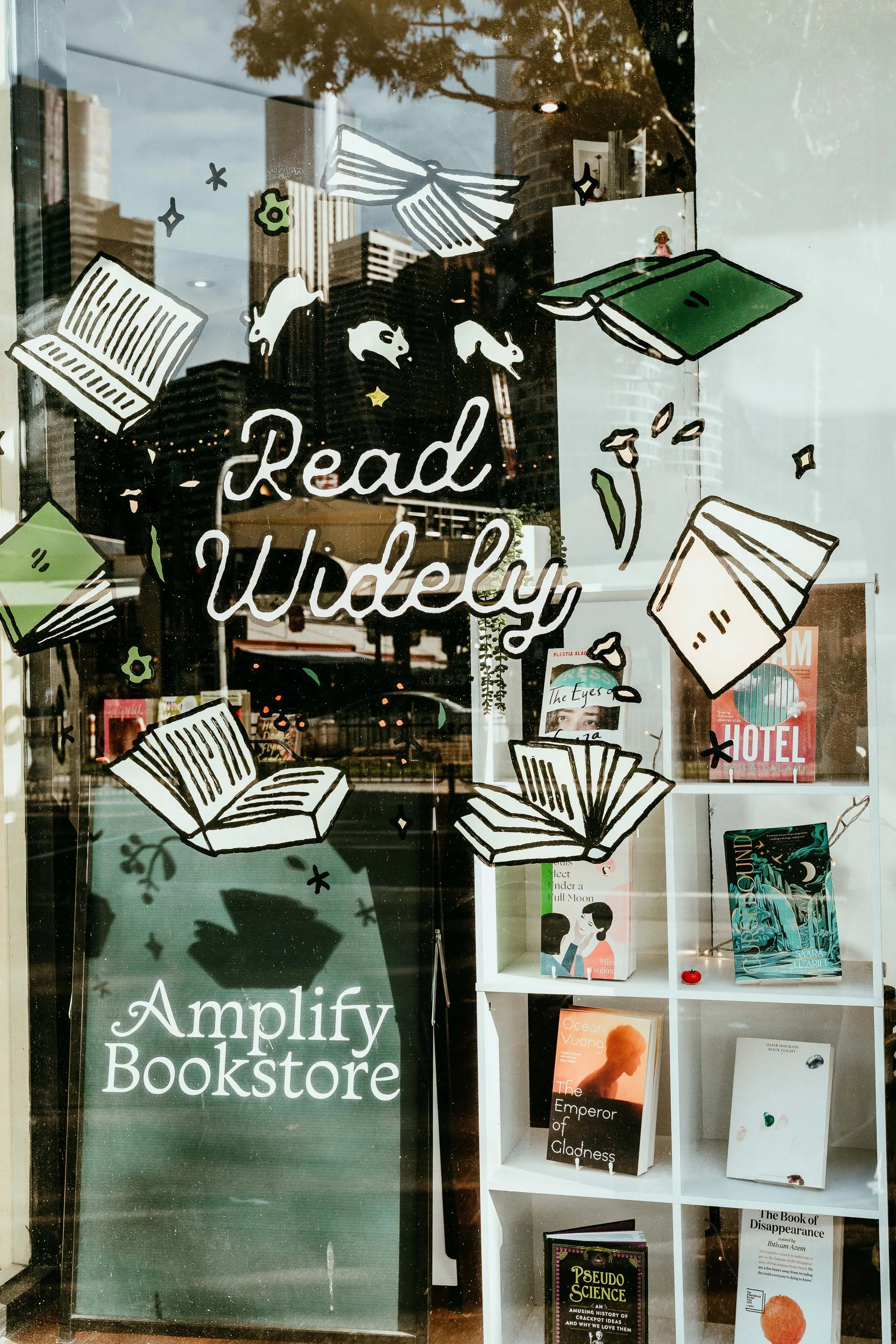 Amplify Bookstore_North Melbourne_04300-1.jpg