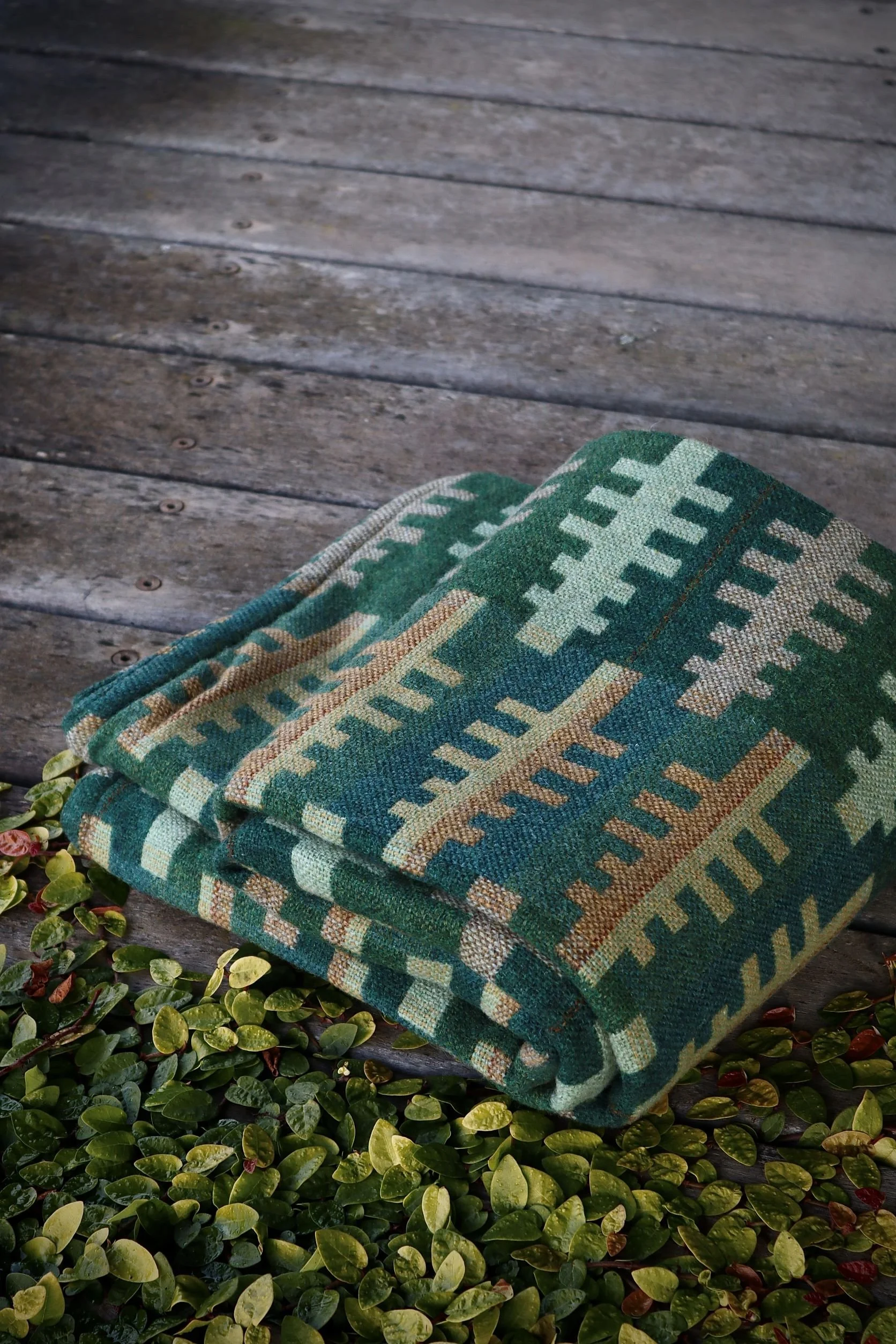 Welsh Woollen Throws Melin Tregwynt Vintage Star — eCasa Daylesford