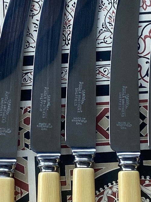 Set6Knives3.jpg