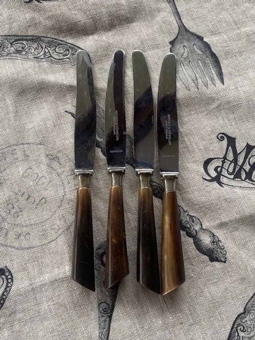 Vintage Horn Handled Knives (4)