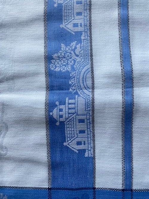 BlueWhiteCloth2.jpg