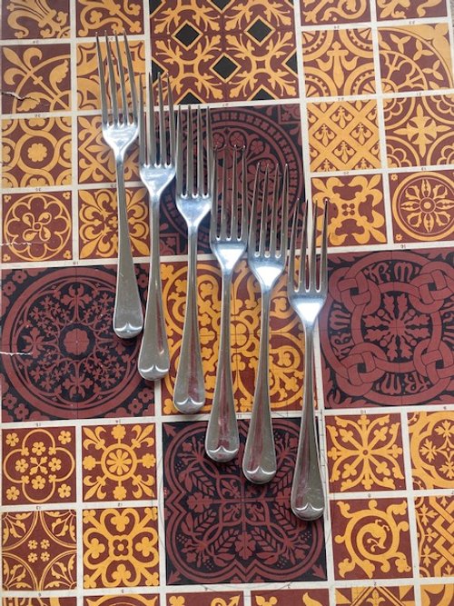 Vintage Silver Plate Dinner Forks (6)