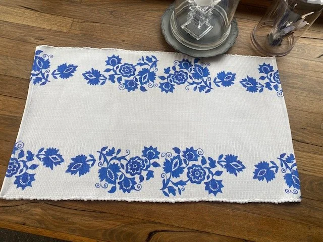 BlueWhite2.jpg