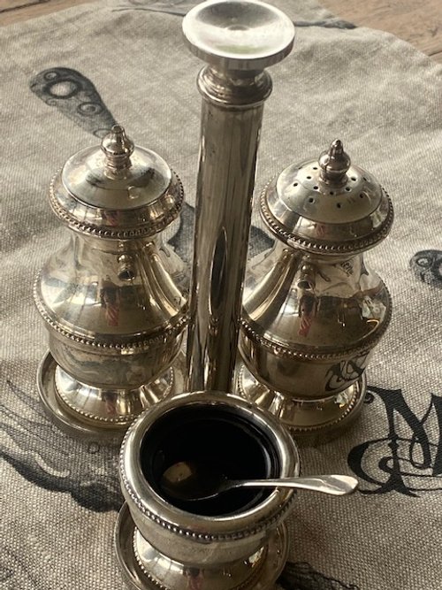 CruetSet2.jpg