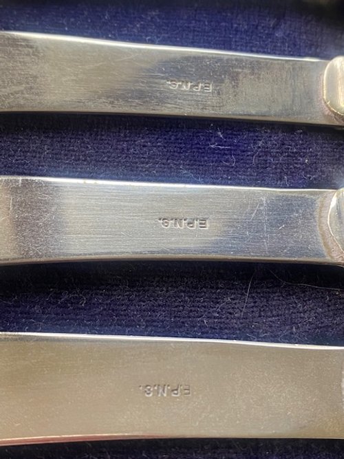 Set6RedButterKnives3.jpg